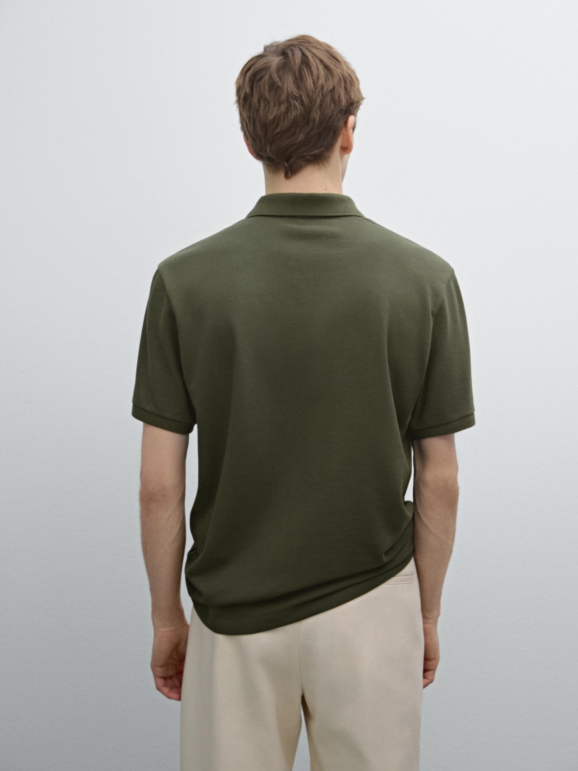 Camisa Polo com Microestrutura em Piquê