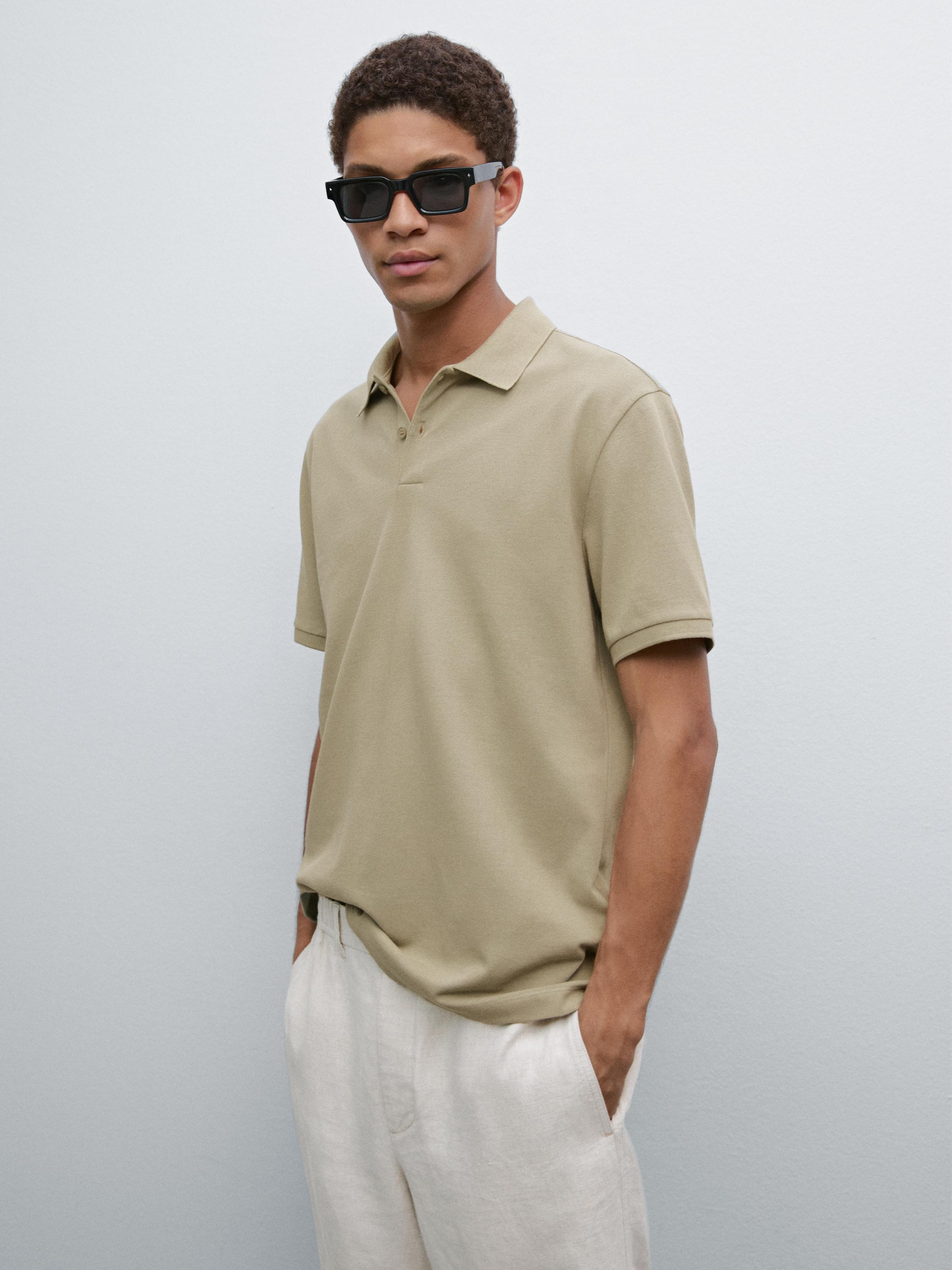 Camisa Polo com Microestrutura em Piquê