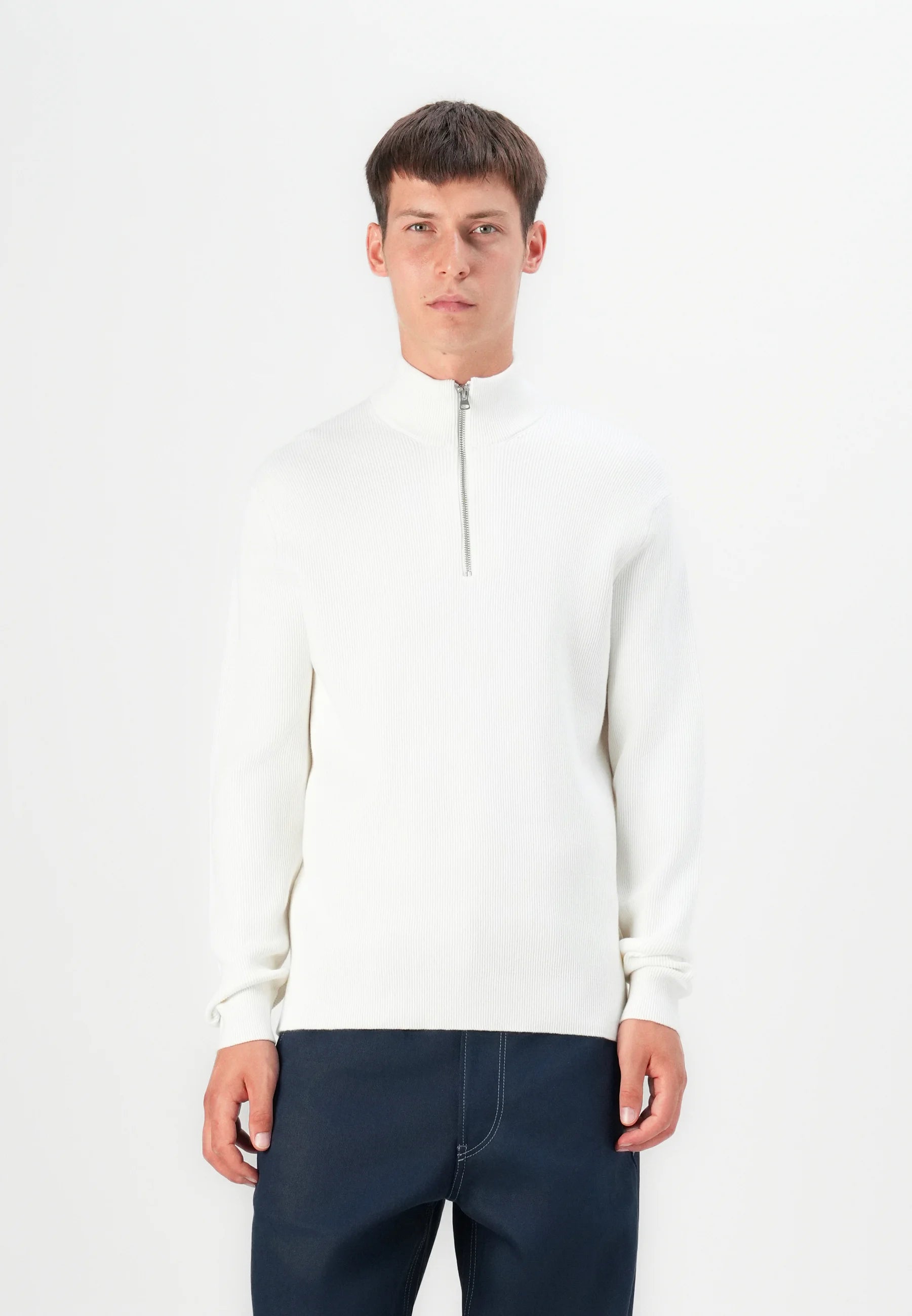 Suéter Comfort Texturizada com Gola Alta e Zíper - Branco