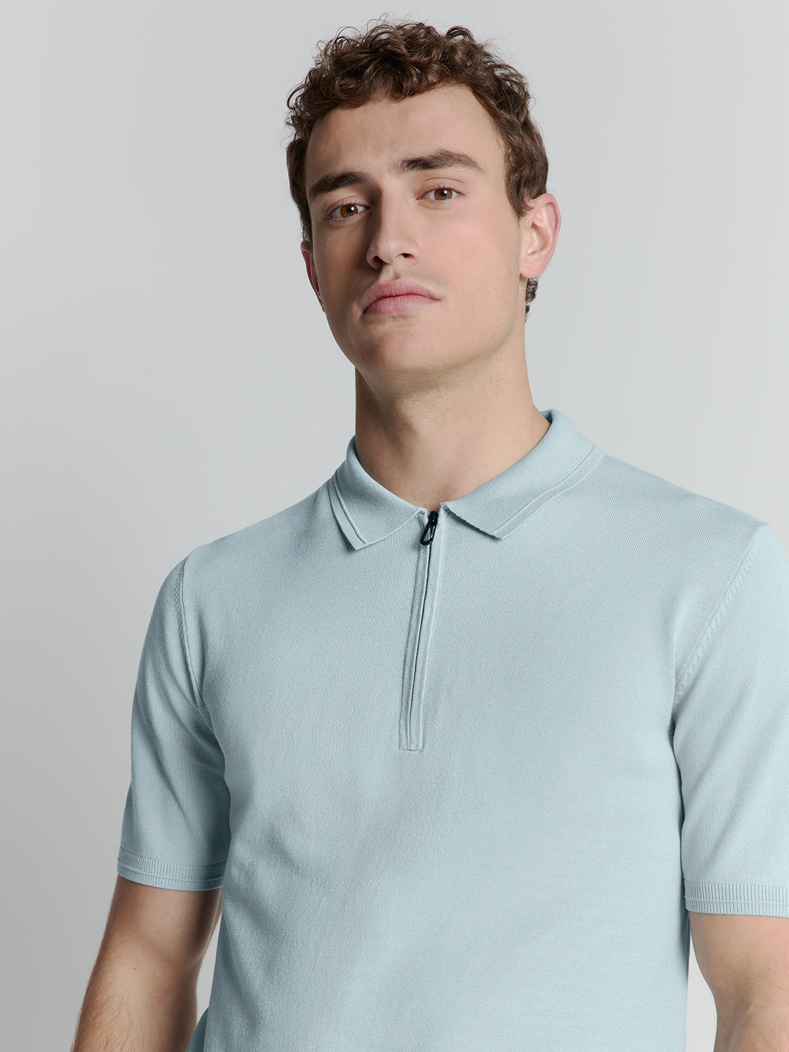 Camisa Polo com Zíper - Gelo