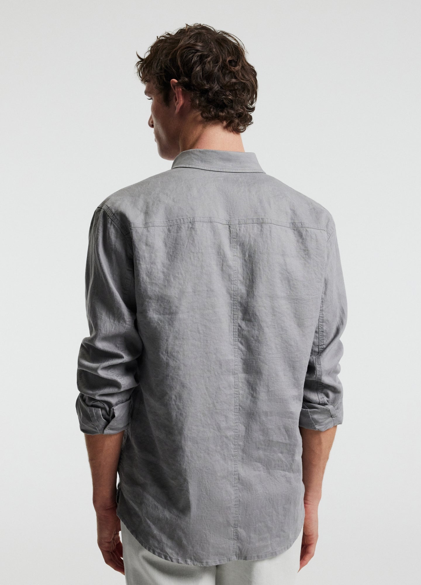 Camisa Clássica de Linho com Bolso Frontal