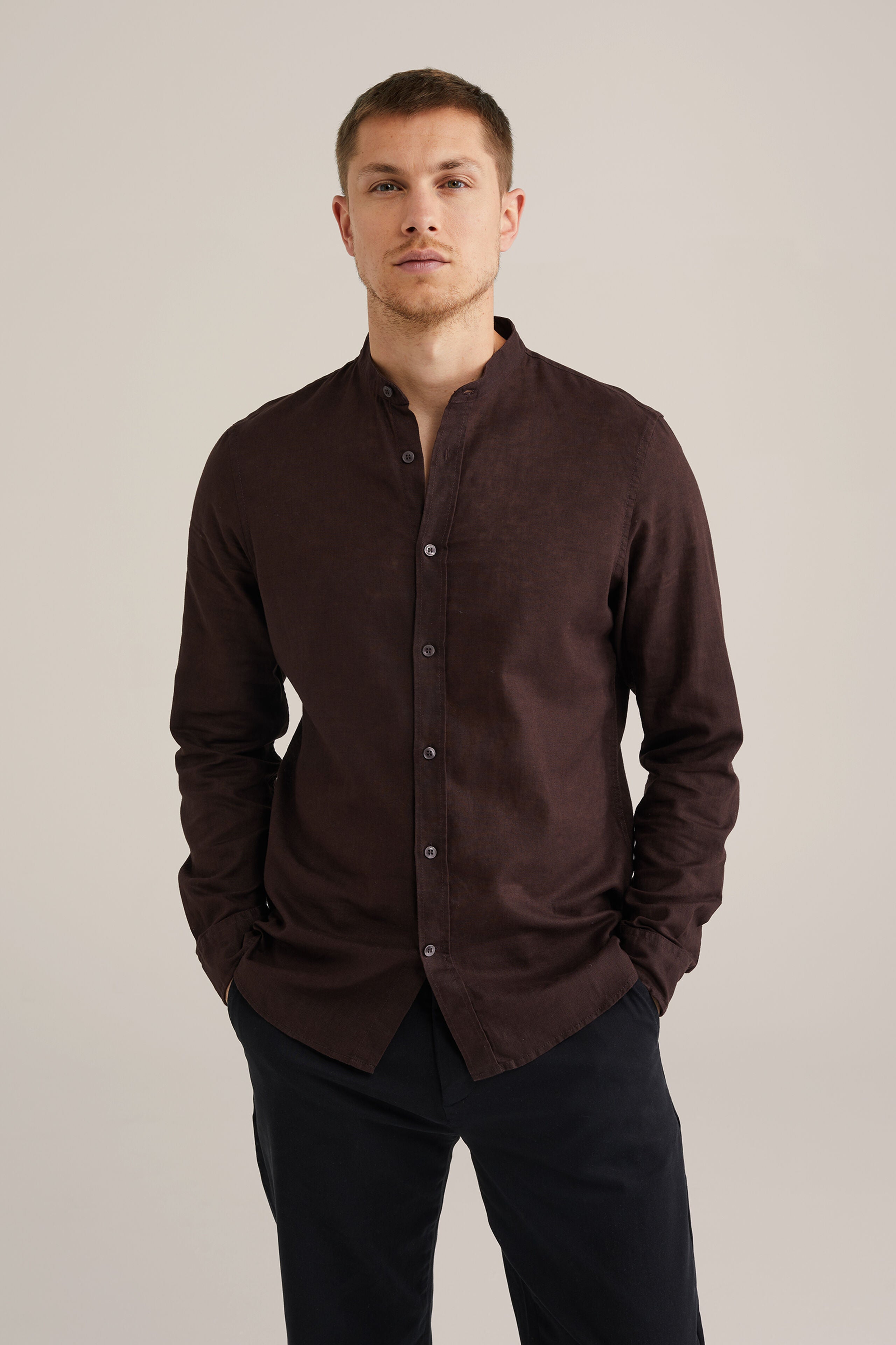 Camisa Regular Fit em Linho Misto com Gola Mao - Marrom