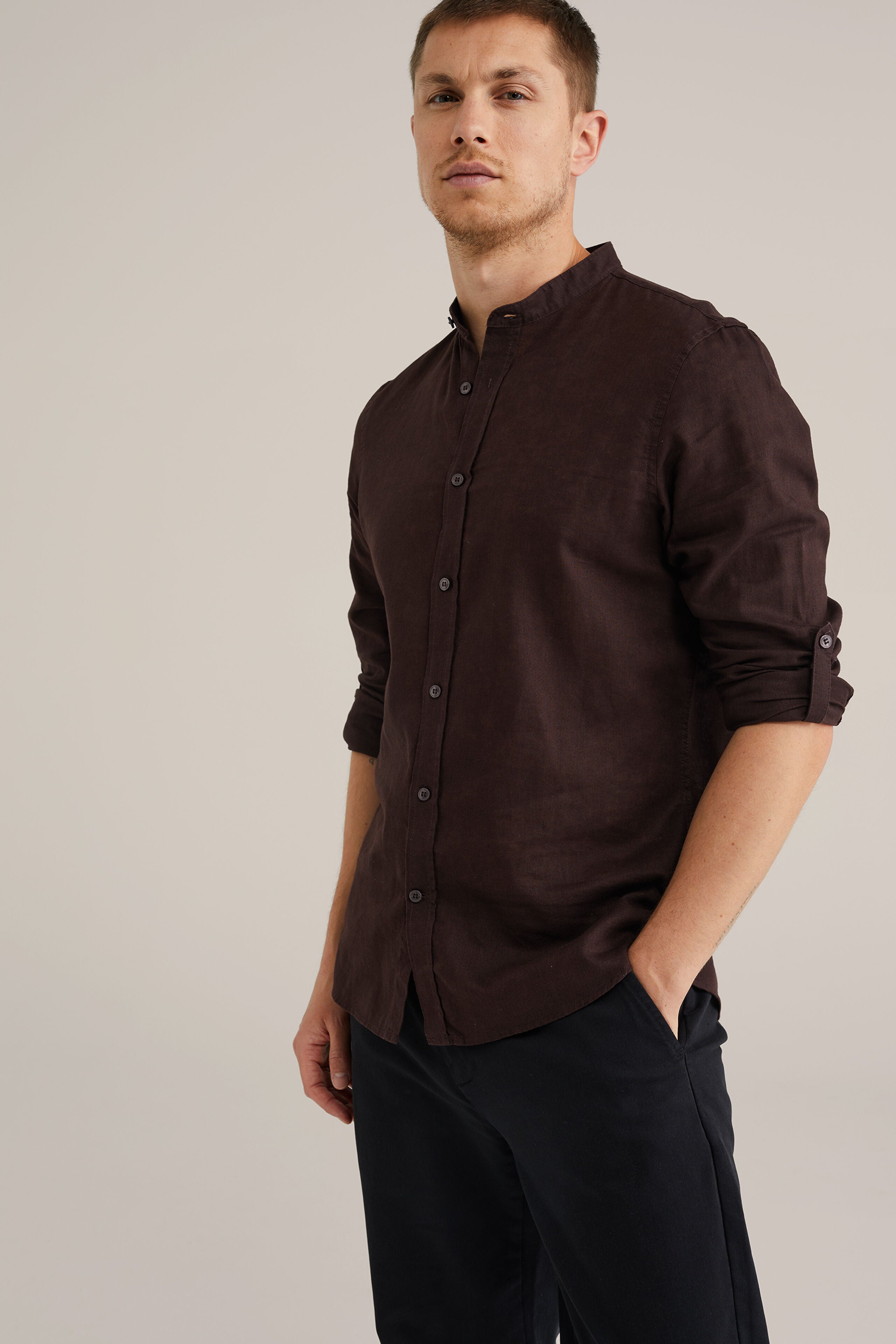 Camisa Regular Fit em Linho Misto com Gola Mao - Marrom