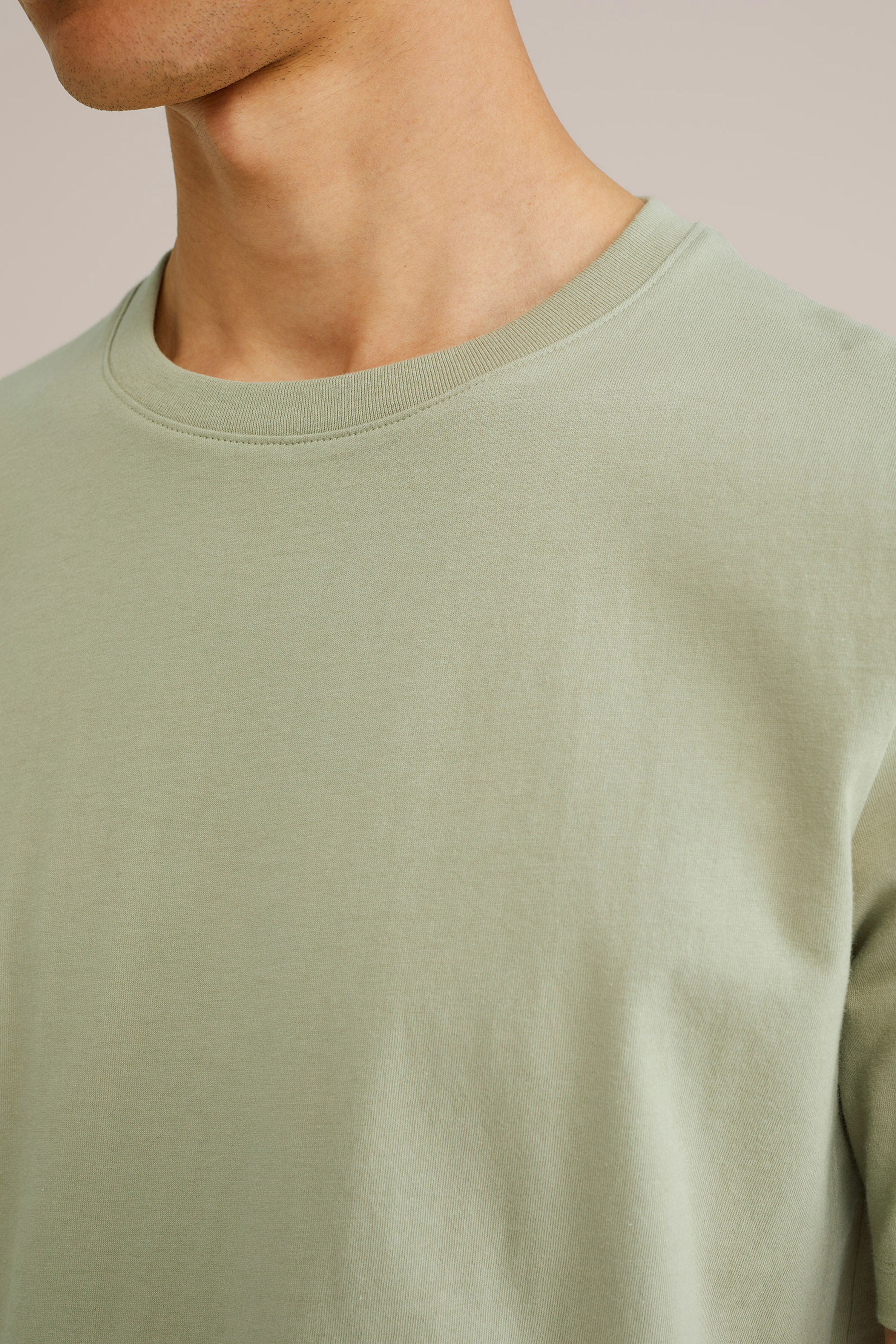 Camiseta Básica de Corte Regular - Verde