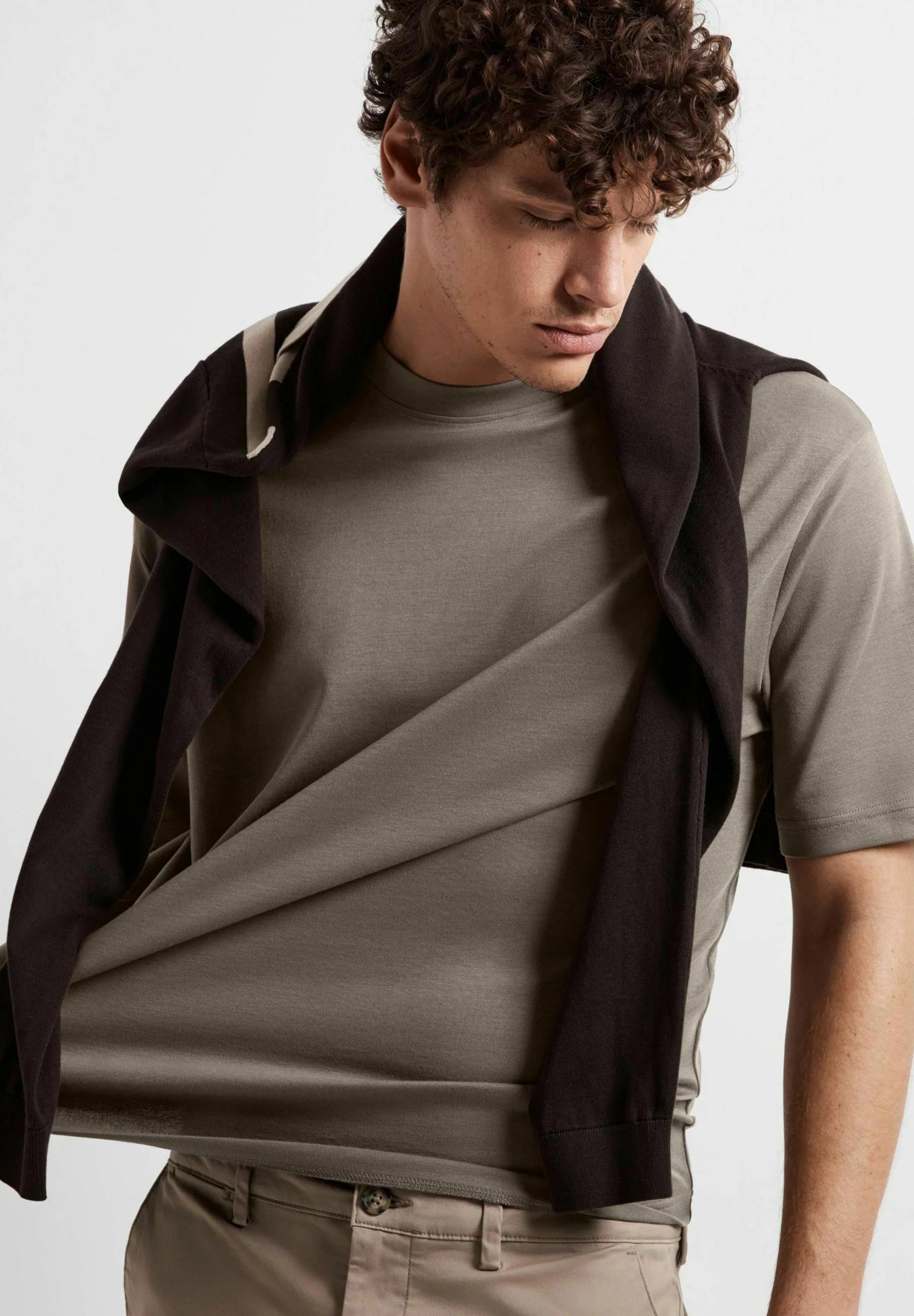 Camiseta Básica Masculina Oversized Gola Redonda - Marrom