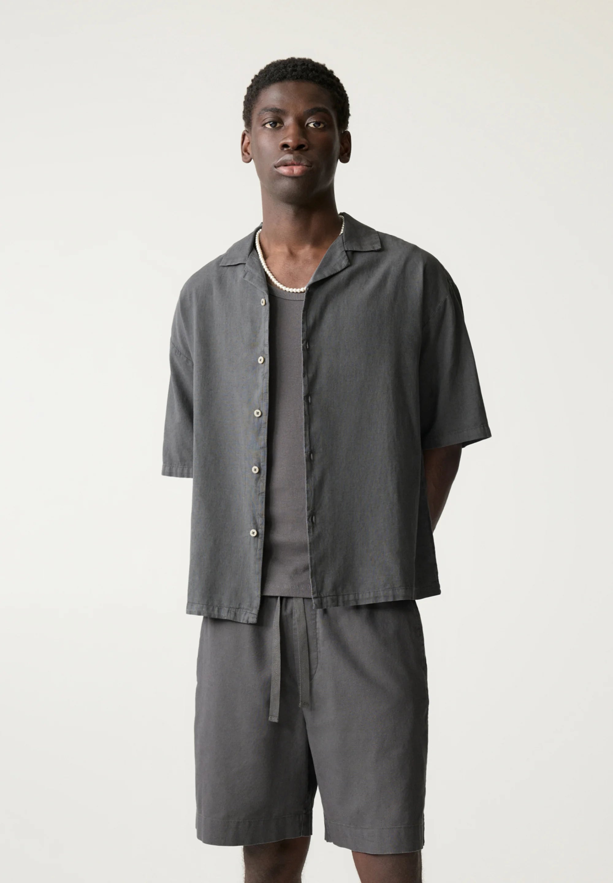 Camisa Clássica em Linho - Cinza escuro