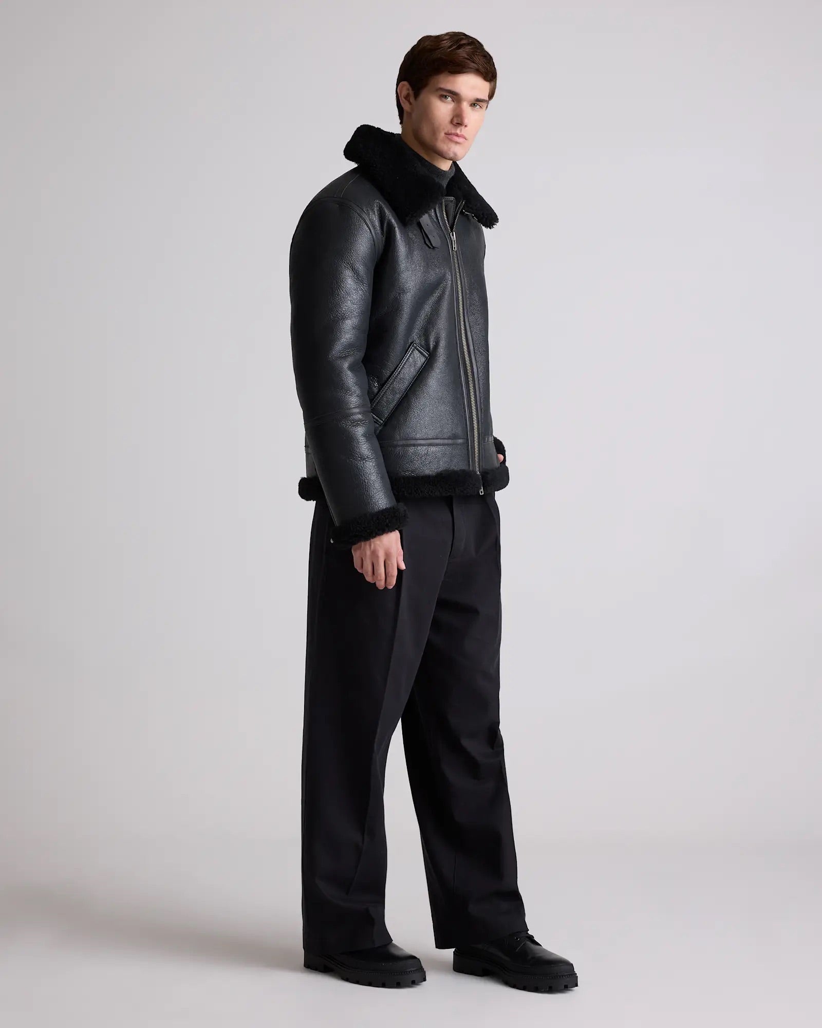 Jaqueta Bomber Masculina em Shearling 100% Natural - Preto
