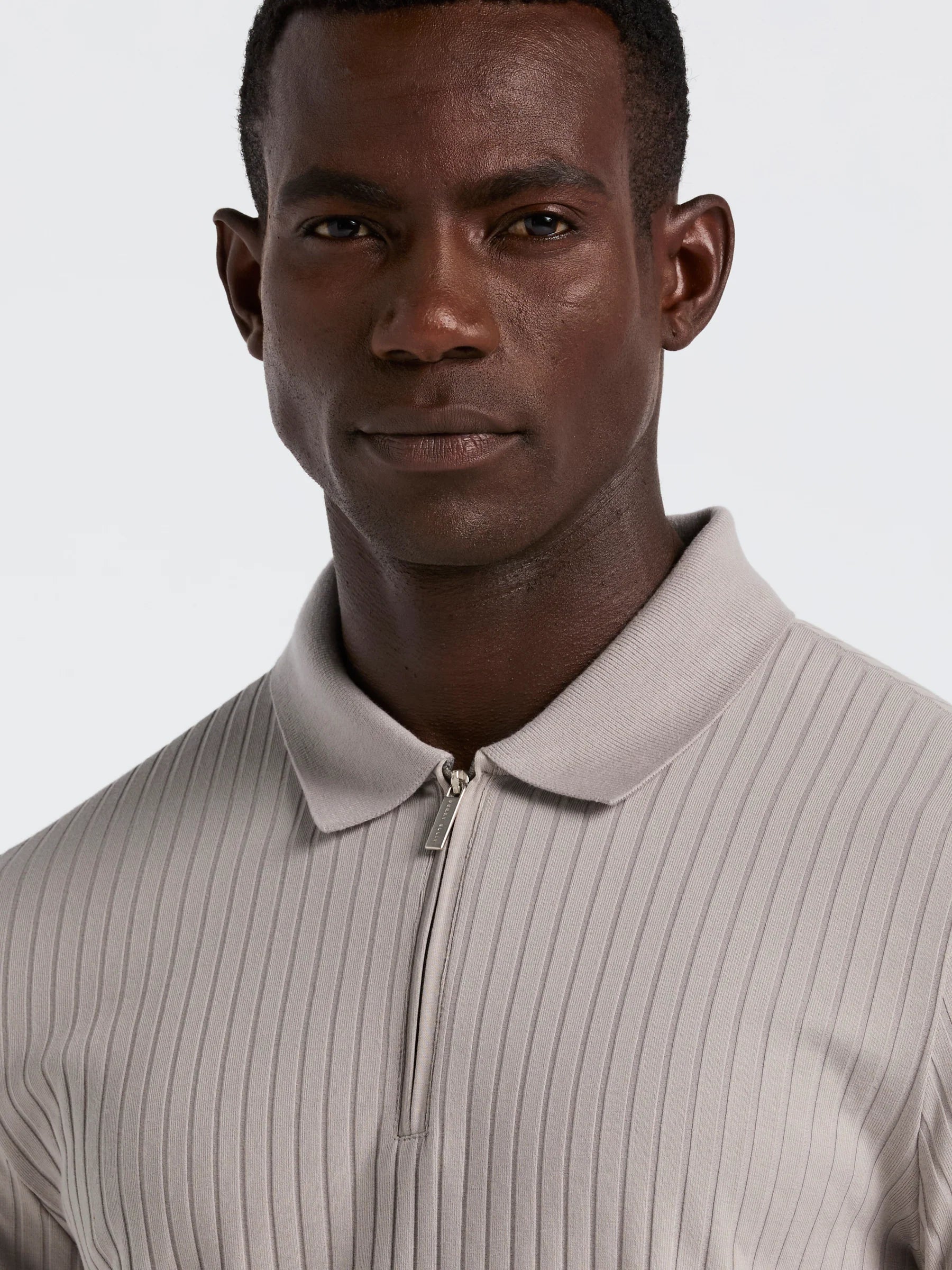 Camisa Gola Polo Canelada com Zíper Blend - Bege