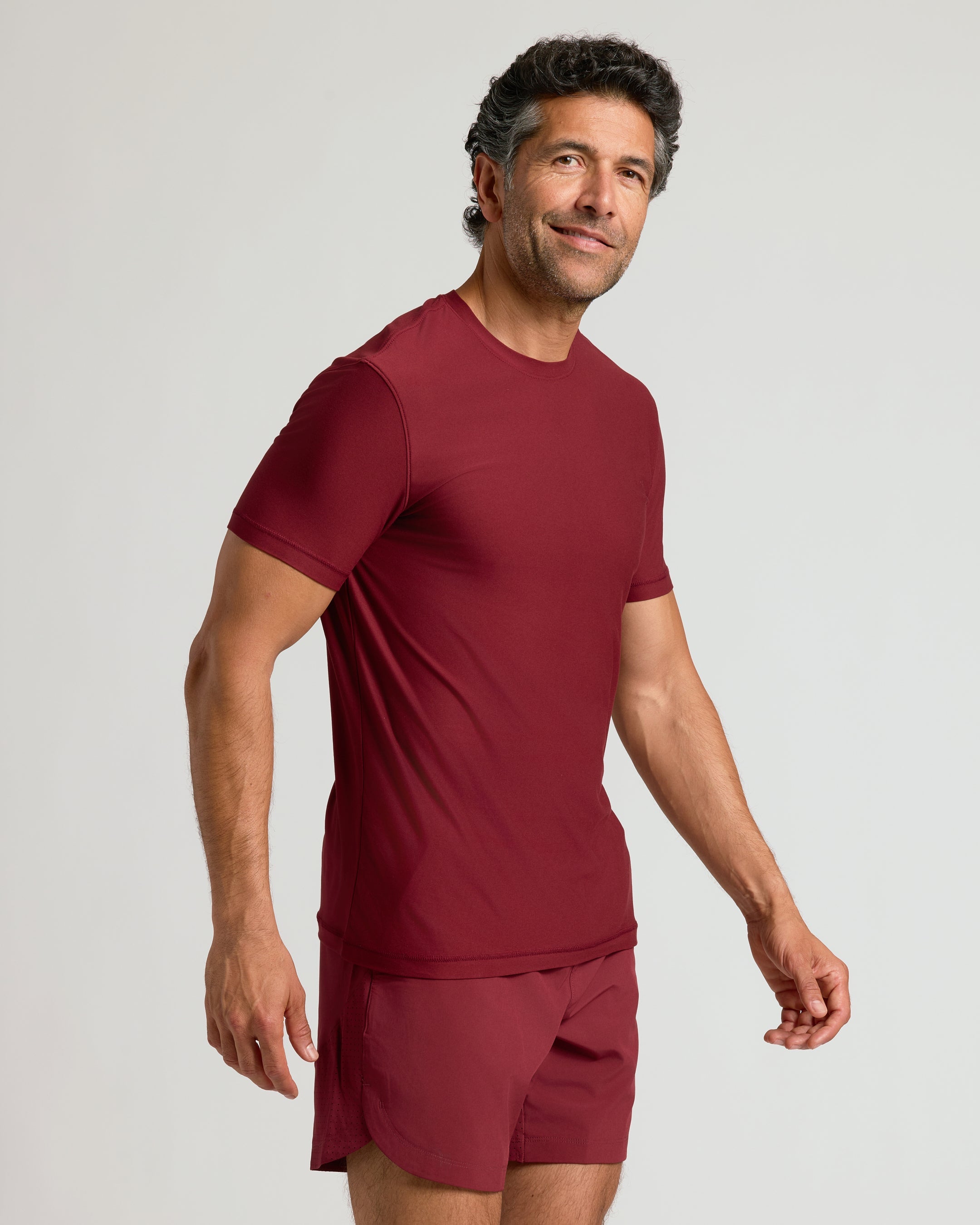 Camiseta Clássica Gola Redonda - Vinho