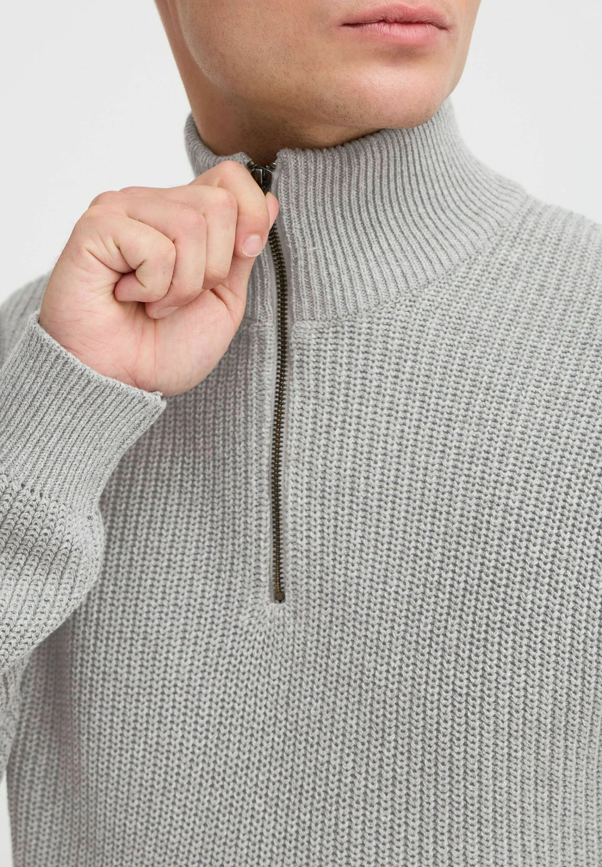 Suéter Masculino Gola Troyer com Ziper - Cinza