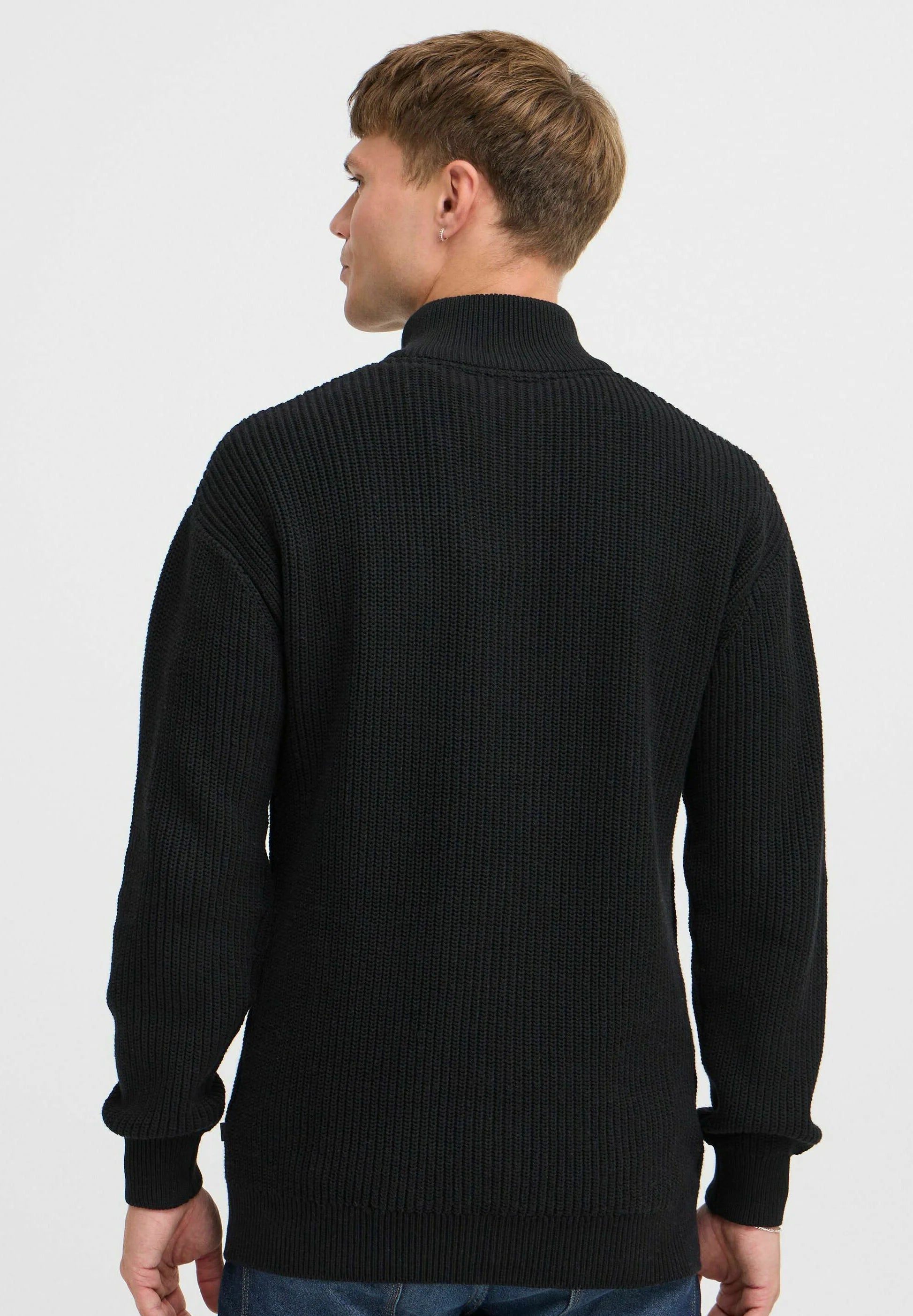 Suéter Masculino Gola Alta com Zíper Frontal - Preto