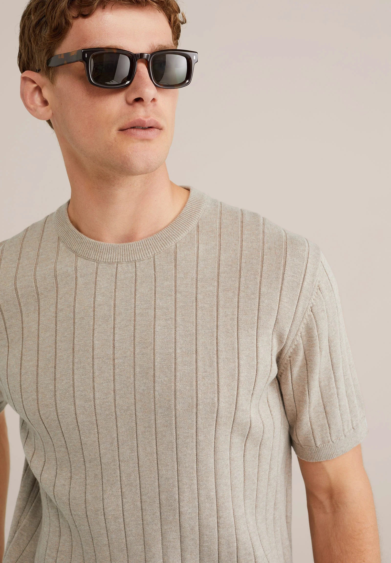 Camiseta Listrada em Algodão Texturizado - Bege