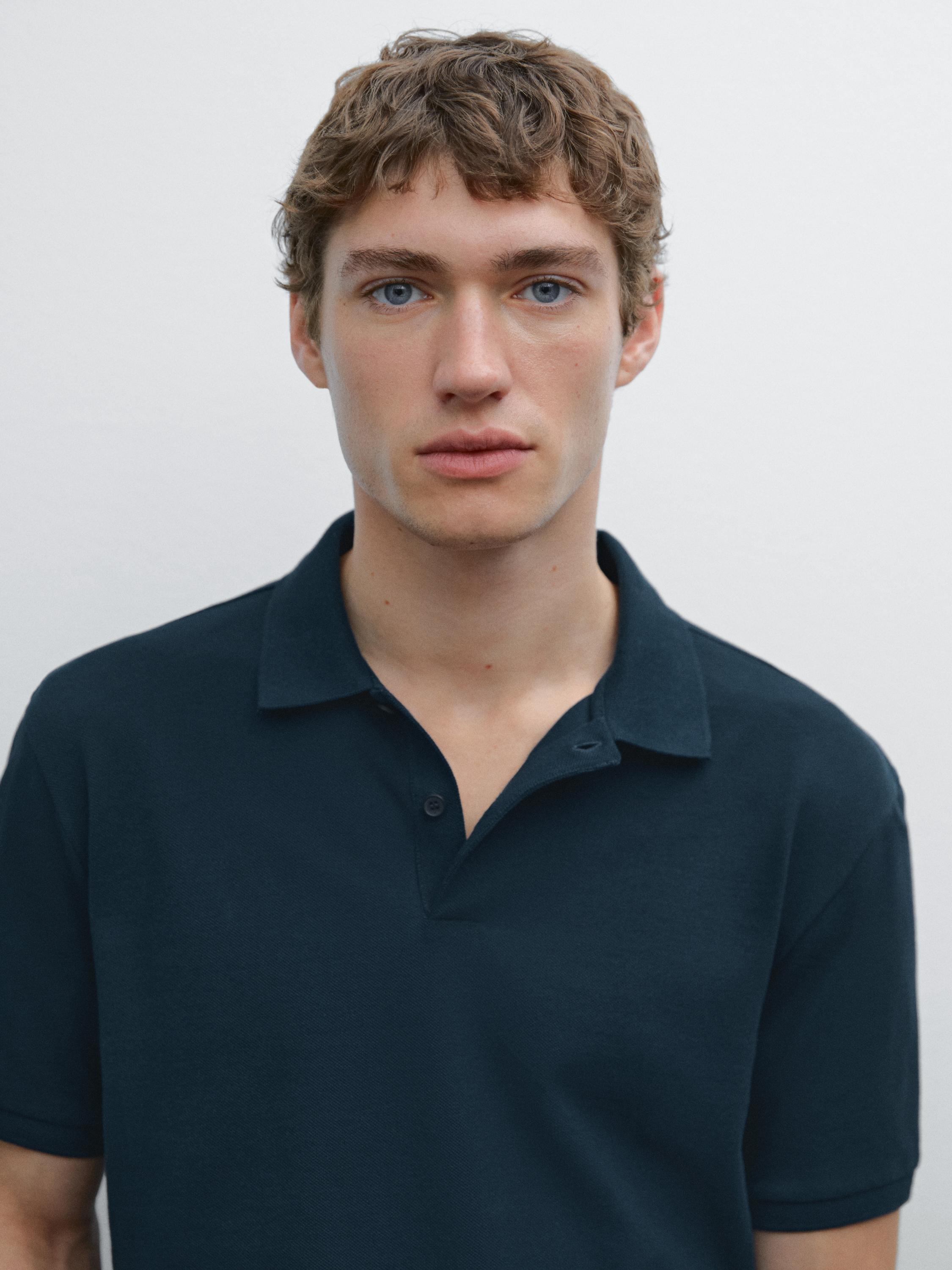 Camisa Polo com Microestrutura em Piquê