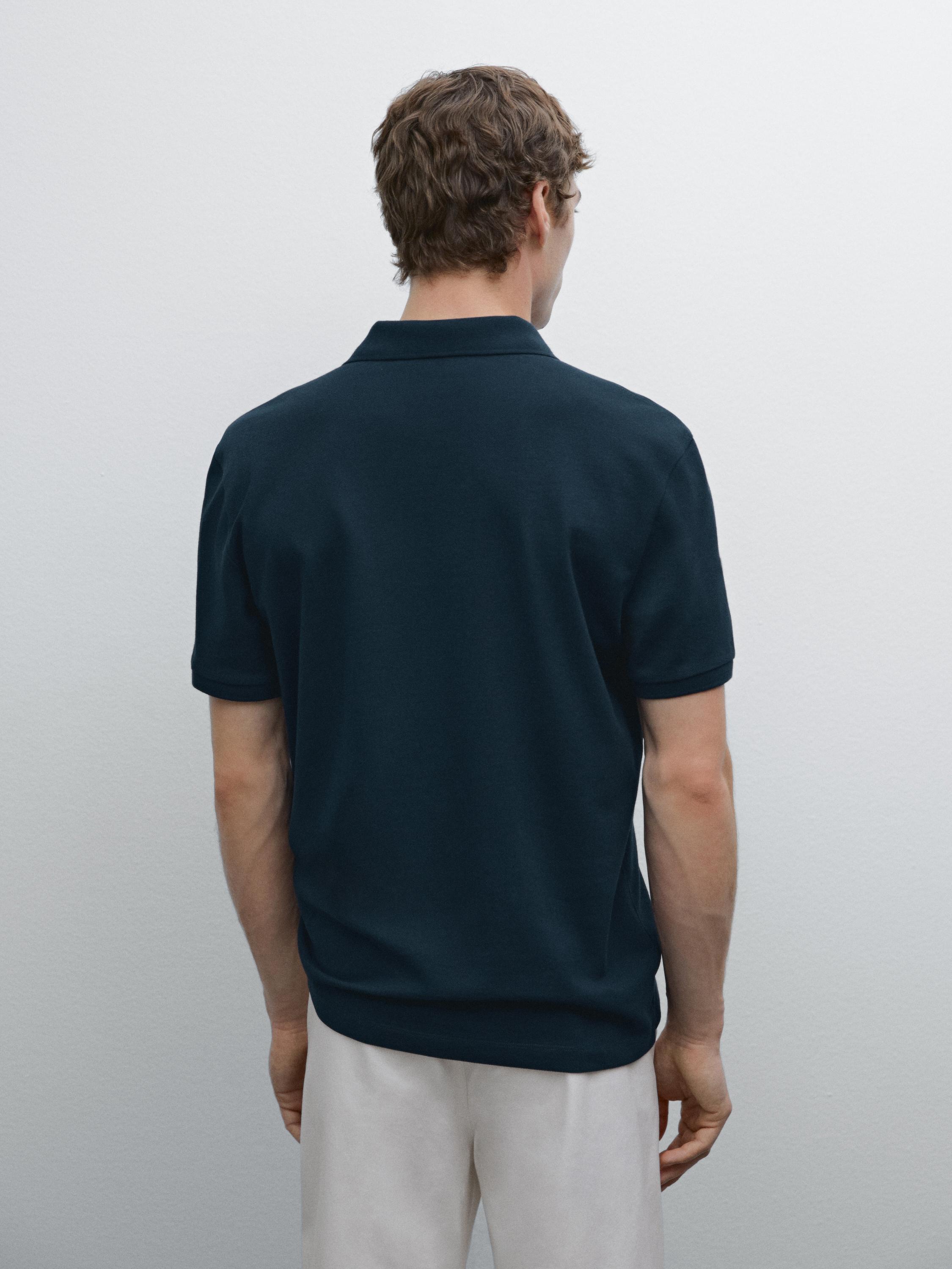 Camisa Polo com Microestrutura em Piquê