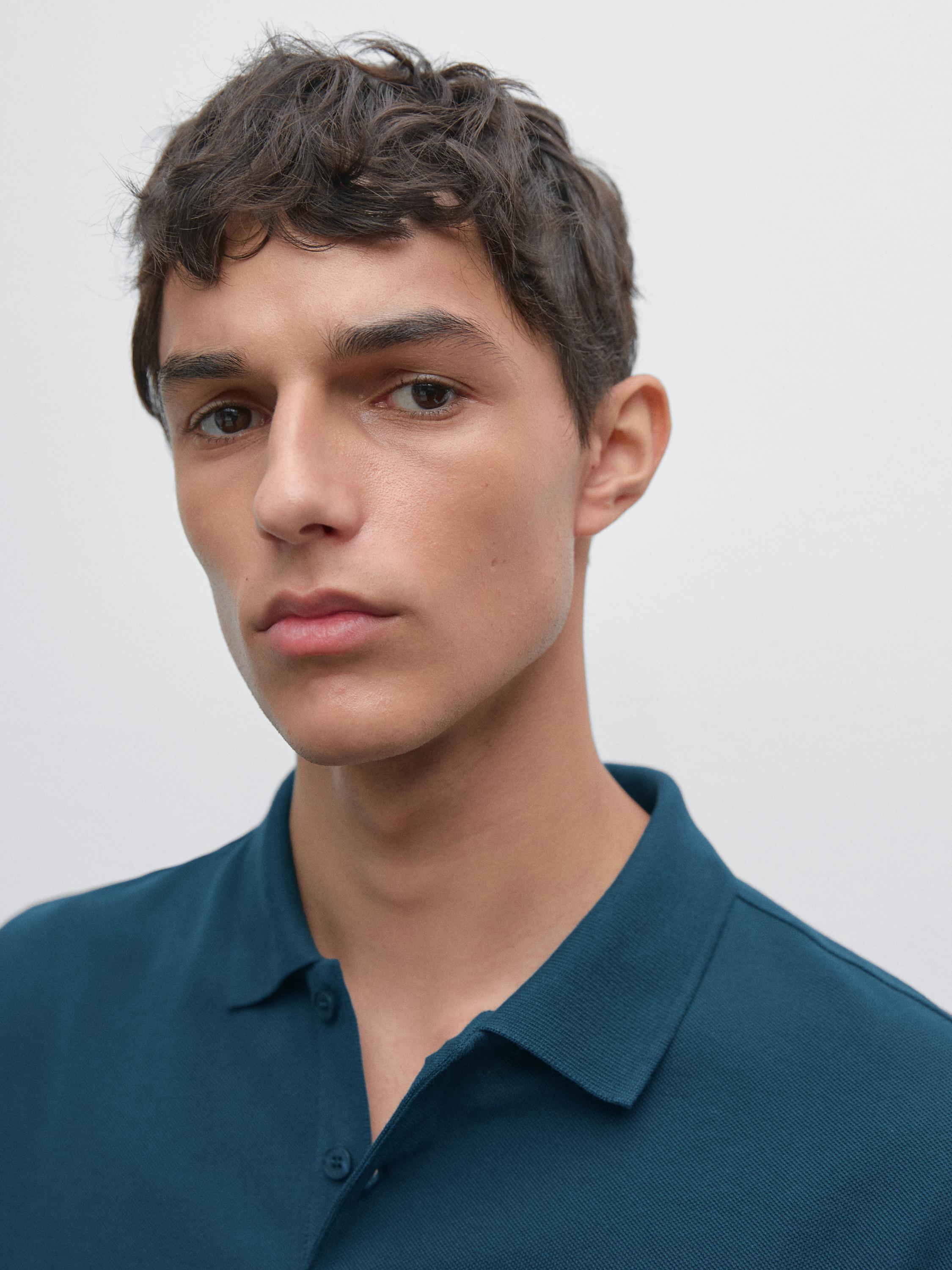 Camisa Polo com Microestrutura em Piquê