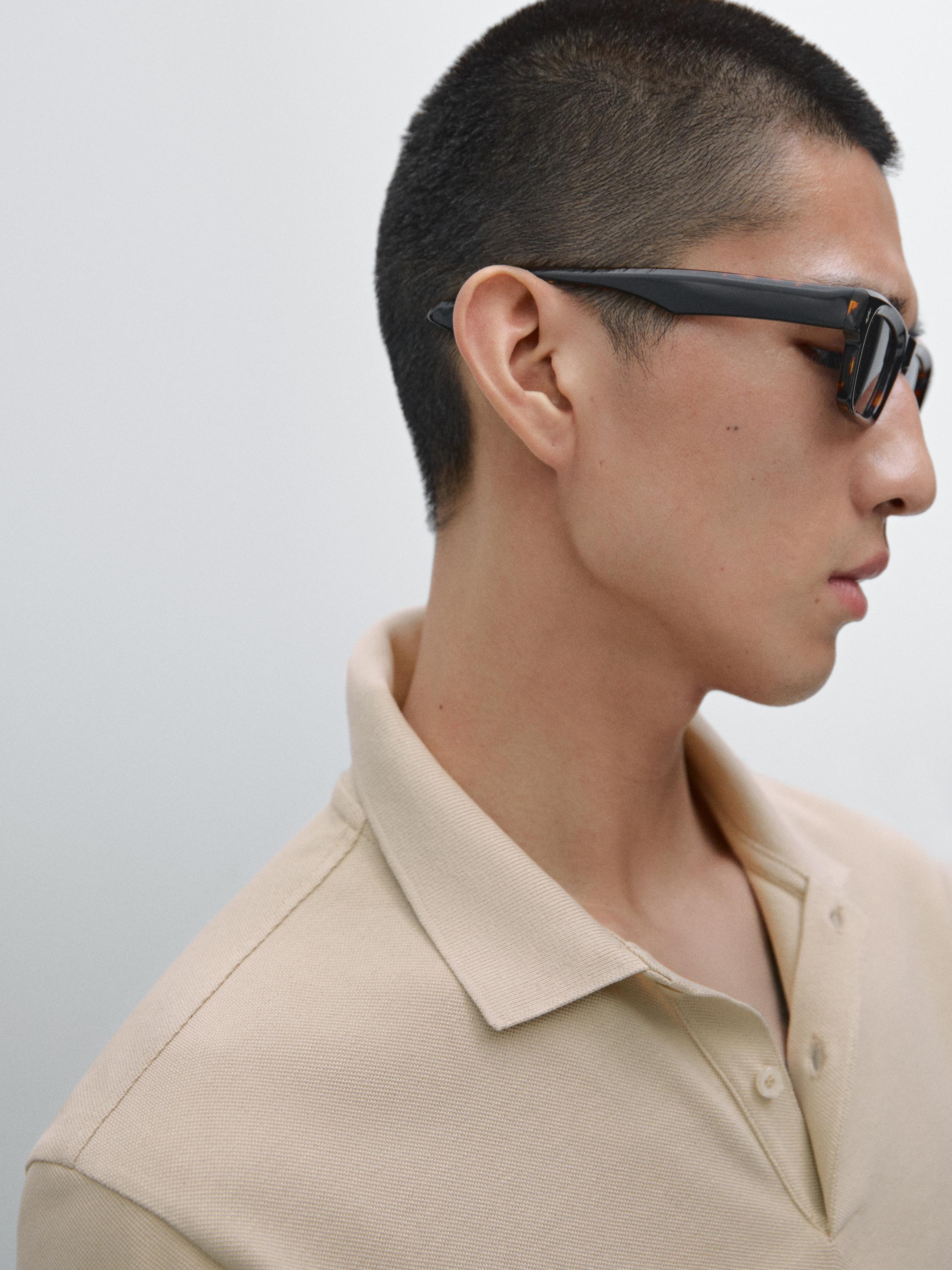 Camisa Polo com Microestrutura em Piquê