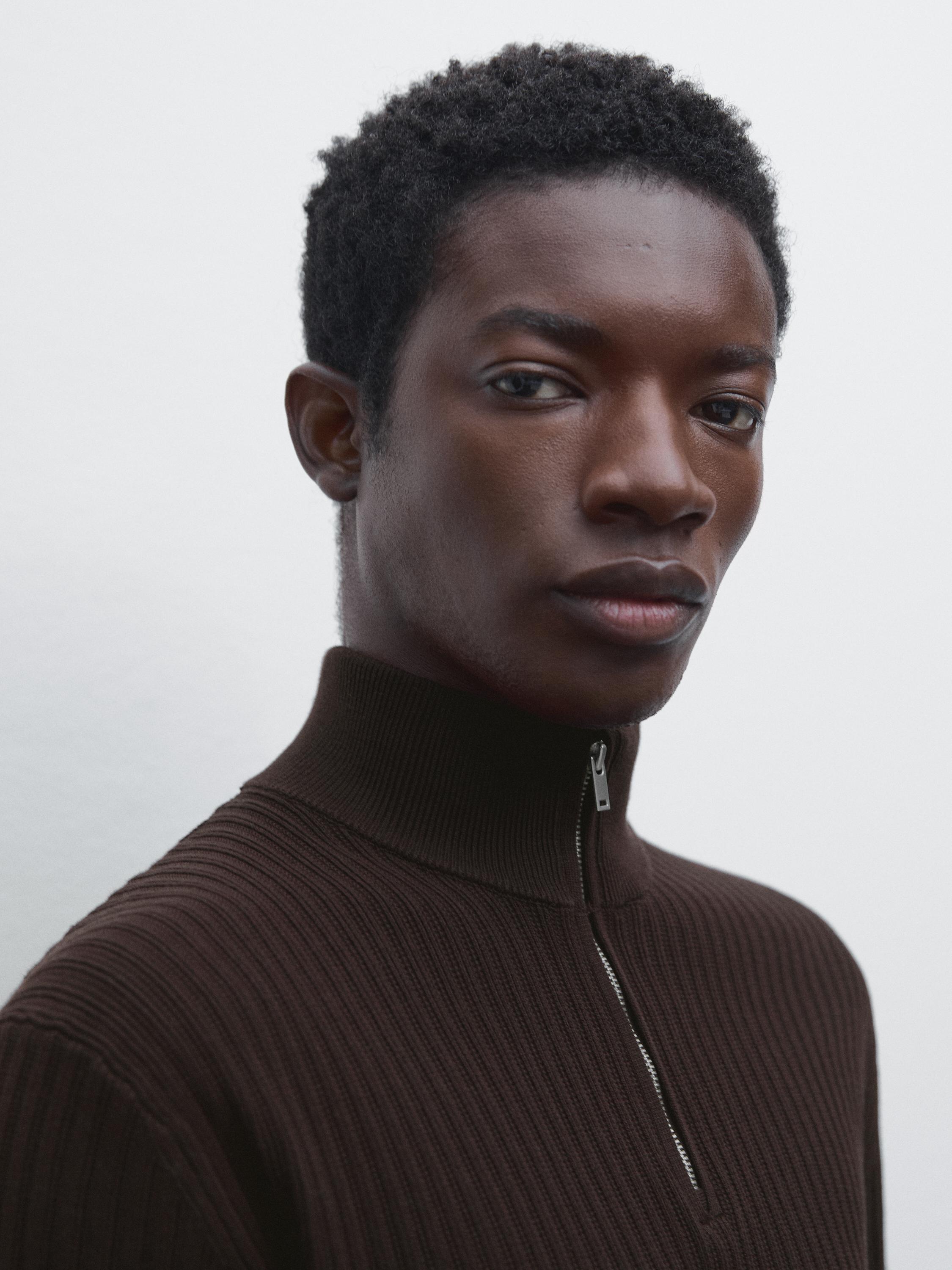 Suéter de Malha com Gola Mock - Marrom