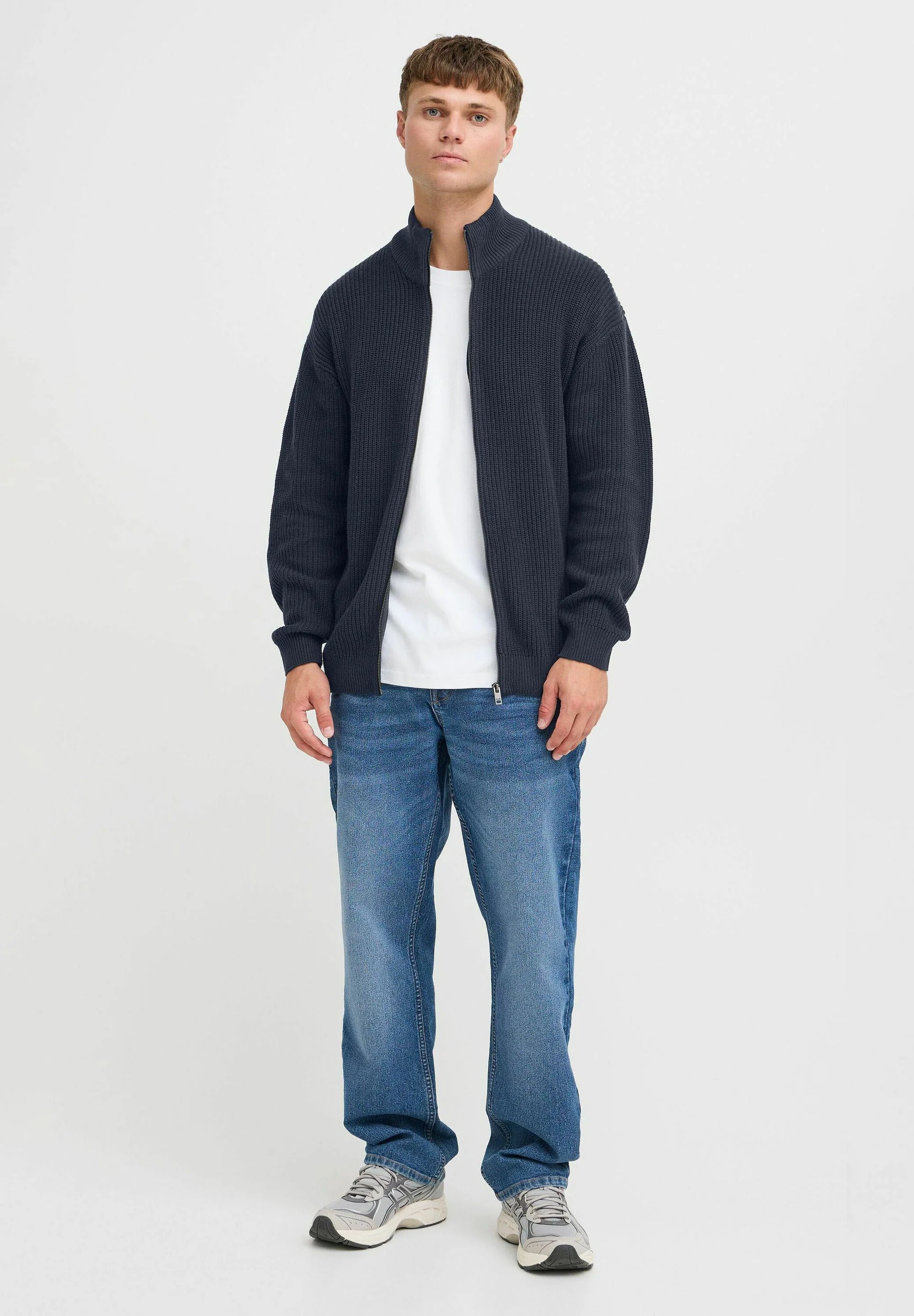 Suéter Masculino Gola Alta com Zíper Frontal - Azul marinho