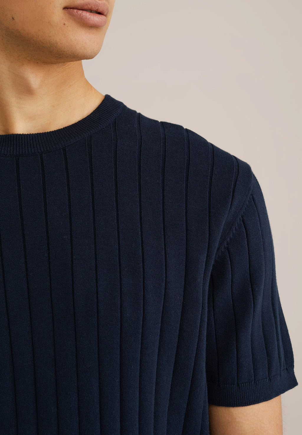 Camiseta Listrada em Algodão Texturizado - Azul marinho