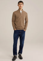 Suéter Masculino em Algodão com Gola Troyer e Zíper - Caramelo
