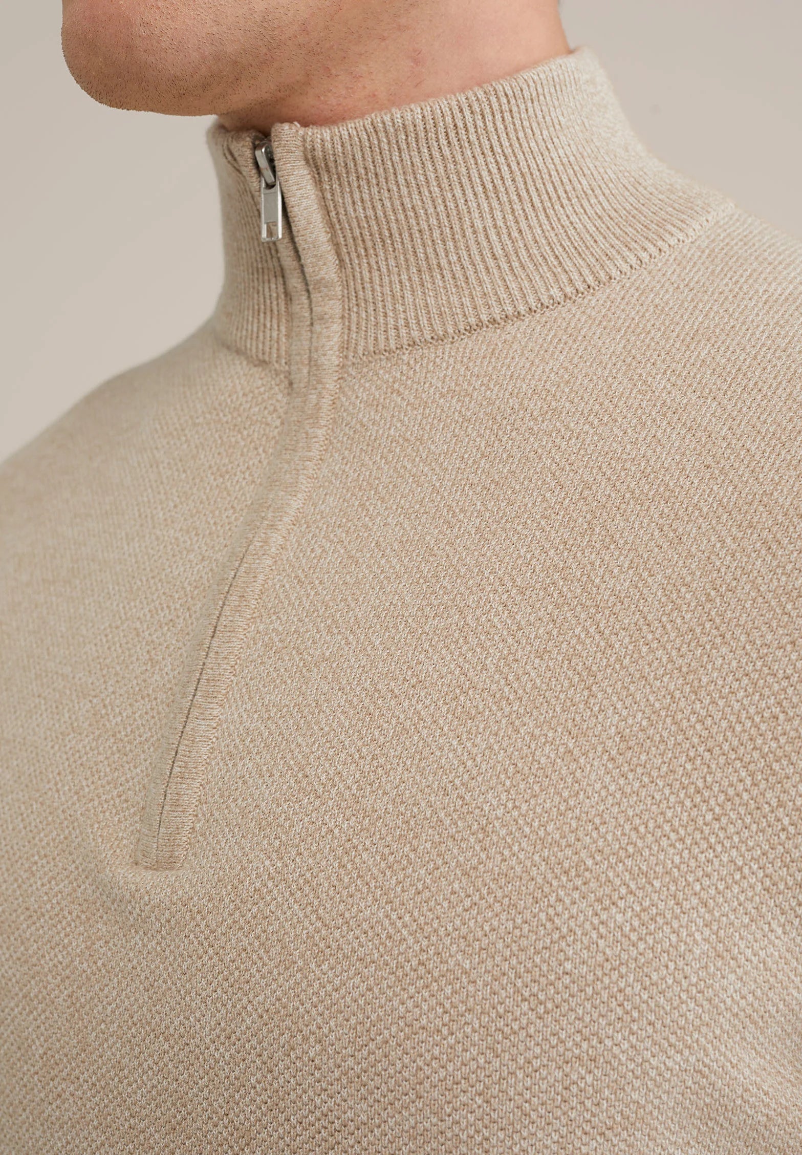 Suéter Masculino em Algodão com Gola Troyer e Zíper - Bege
