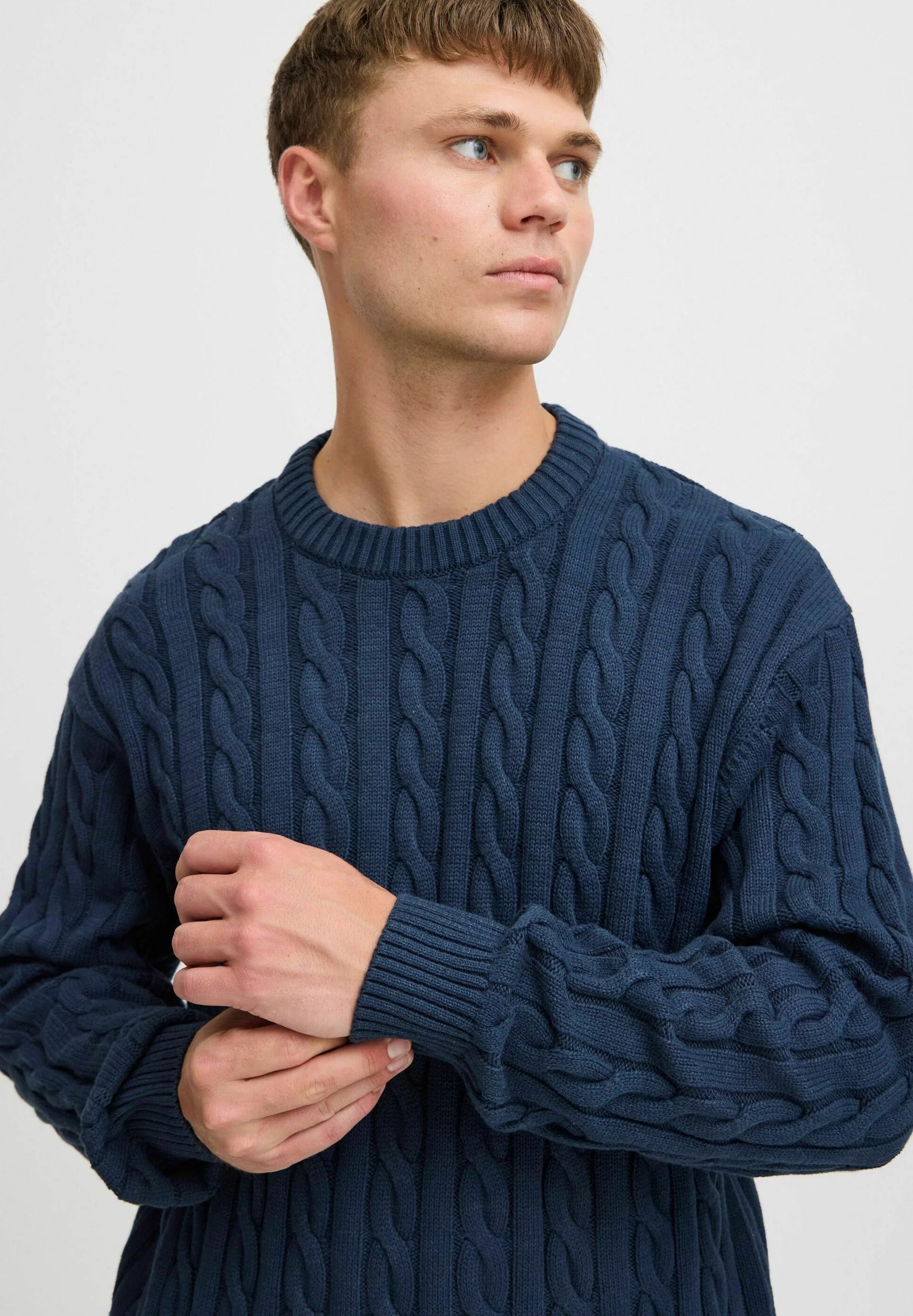 Suéter Texturizada com Gola Redonda - Azul Marinho