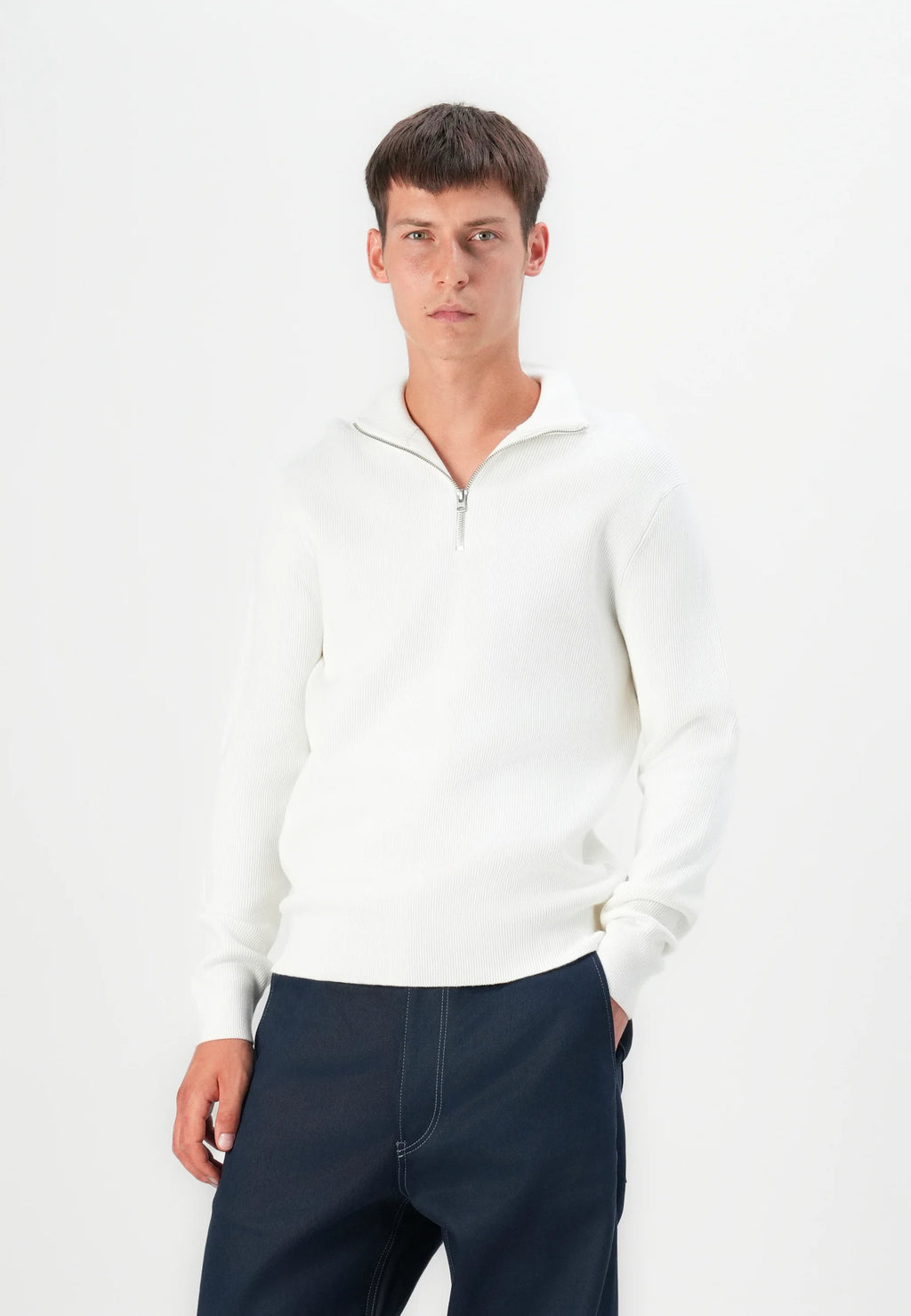 Suéter Comfort Texturizada com Gola Alta e Zíper - Branco