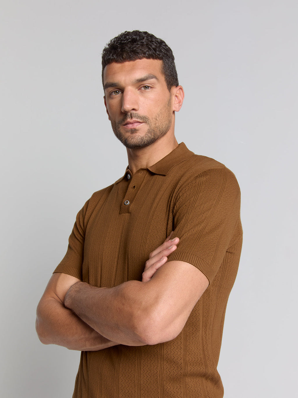 Camisa Gola Polo e Textura - Marrom