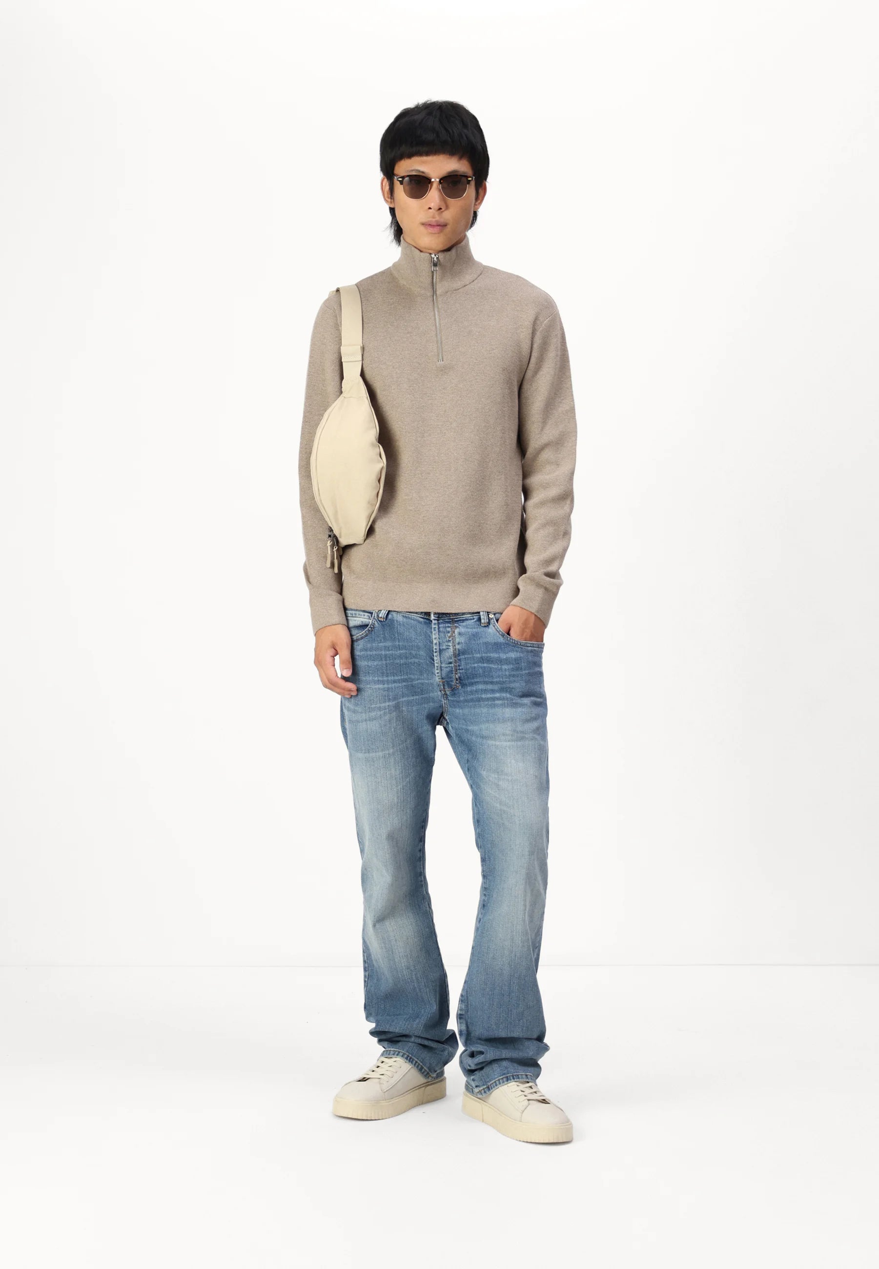 Suéter Comfort Texturizada com Gola Alta e Zíper - Marrom