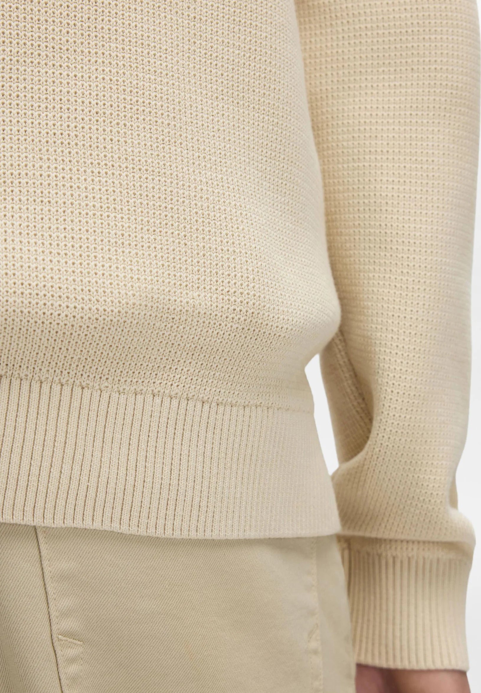 Cardigan Comfort com Gola Alta e Zíper - Bege