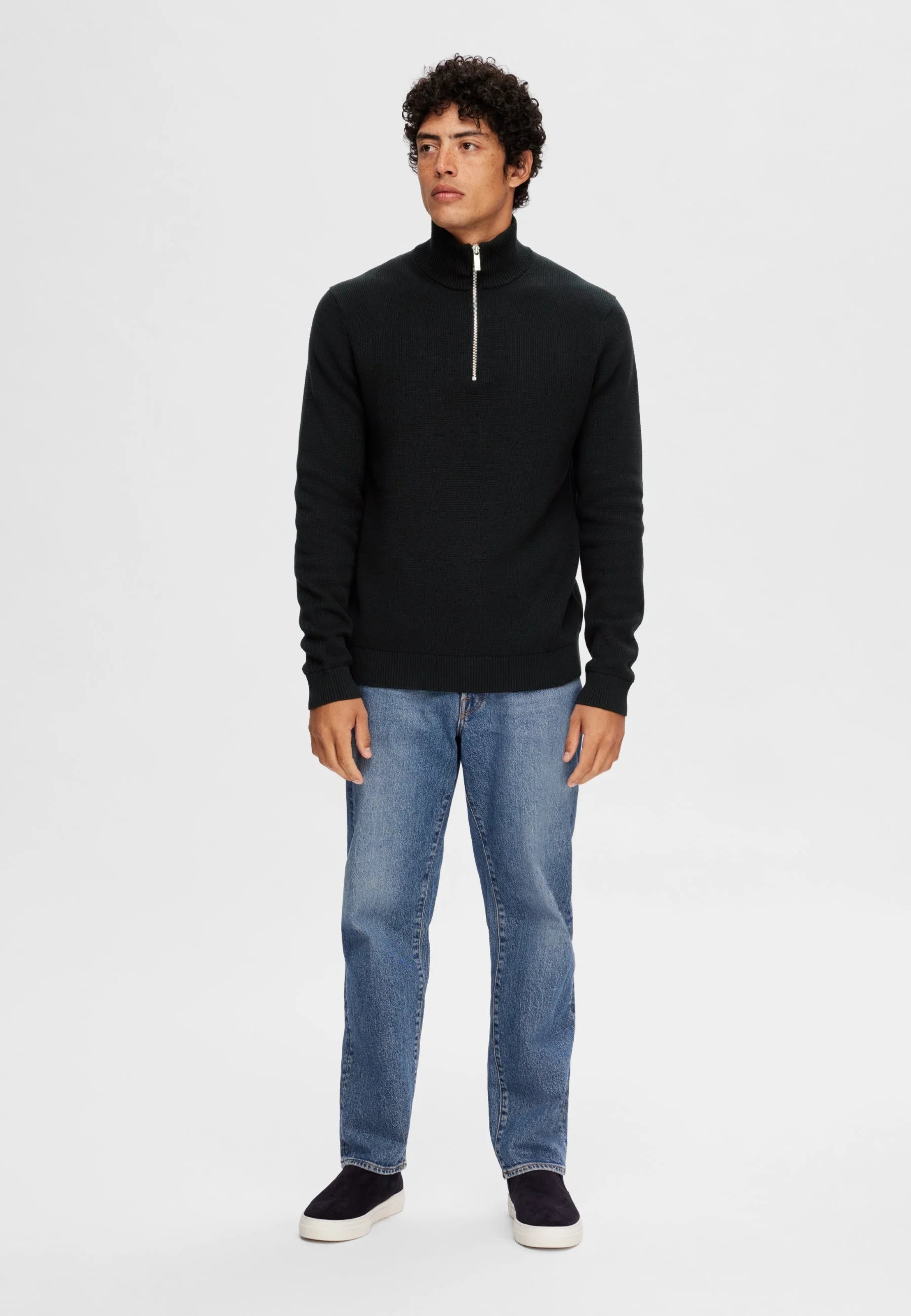 Suéter Comfort Texturizada com Gola Alta e Zíper - Preto