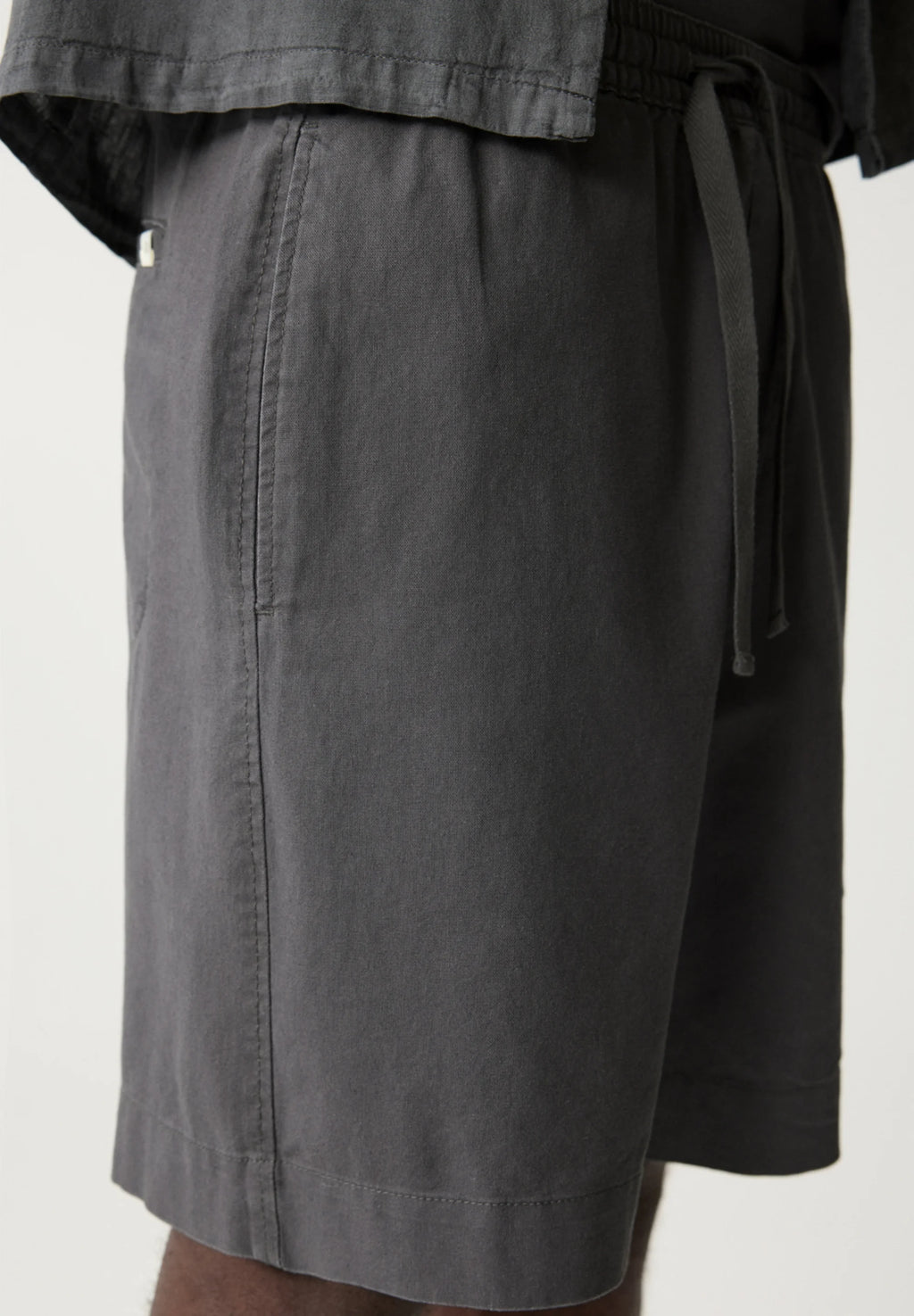 Bermuda em Linho - Cinza escuro