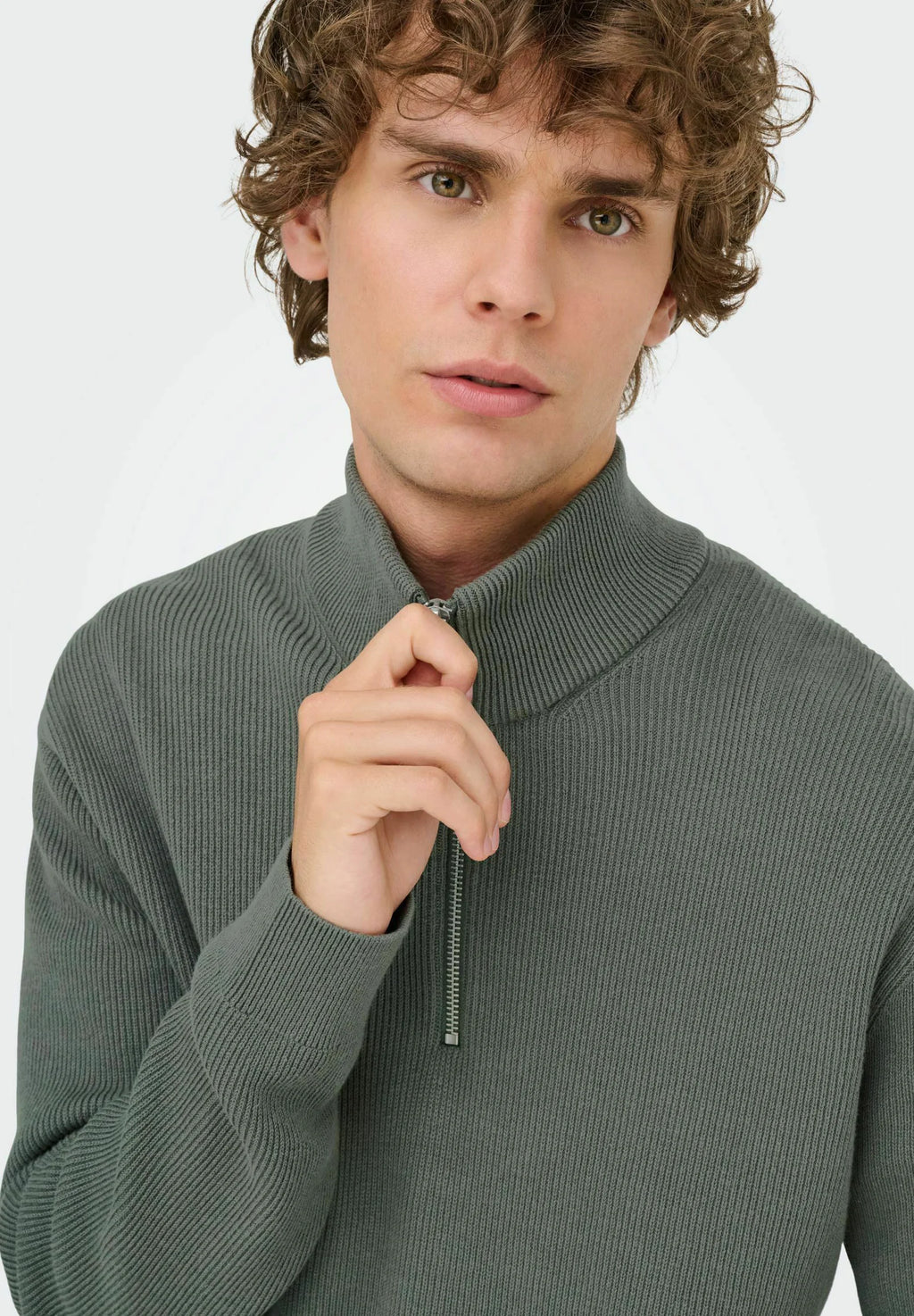 Suéter Comfort Texturizada com Gola Alta e Zíper - Verde Musgo