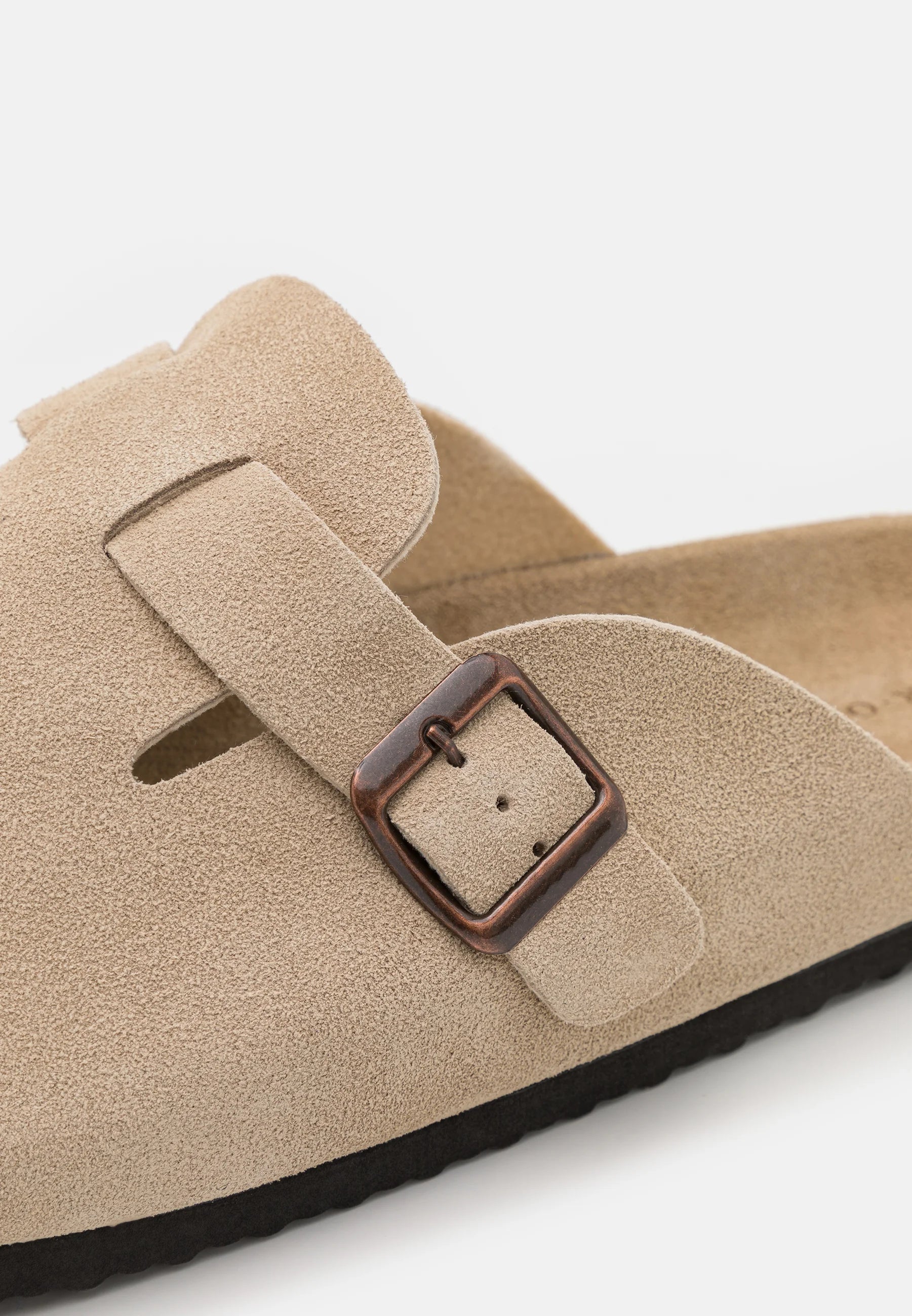 Sandália Masculina em Camurça - Bege
