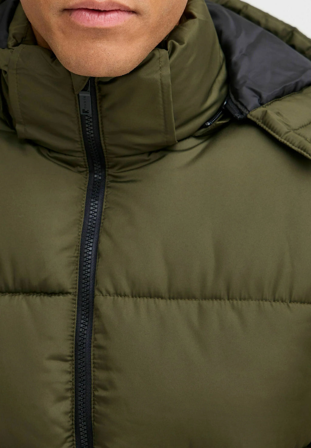 Jaqueta Puffer Ultraleve com Capuz - Verde Militar