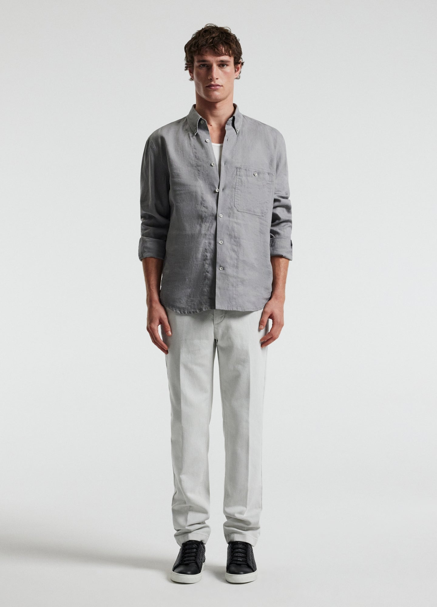 Camisa Clássica de Linho com Bolso Frontal