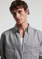 Camisa Clássica de Linho com Bolso Frontal