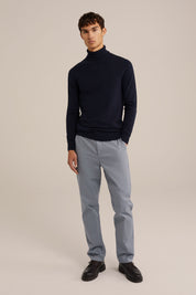 Suéter de Gola Alta em Malha Fina - Azul marinho