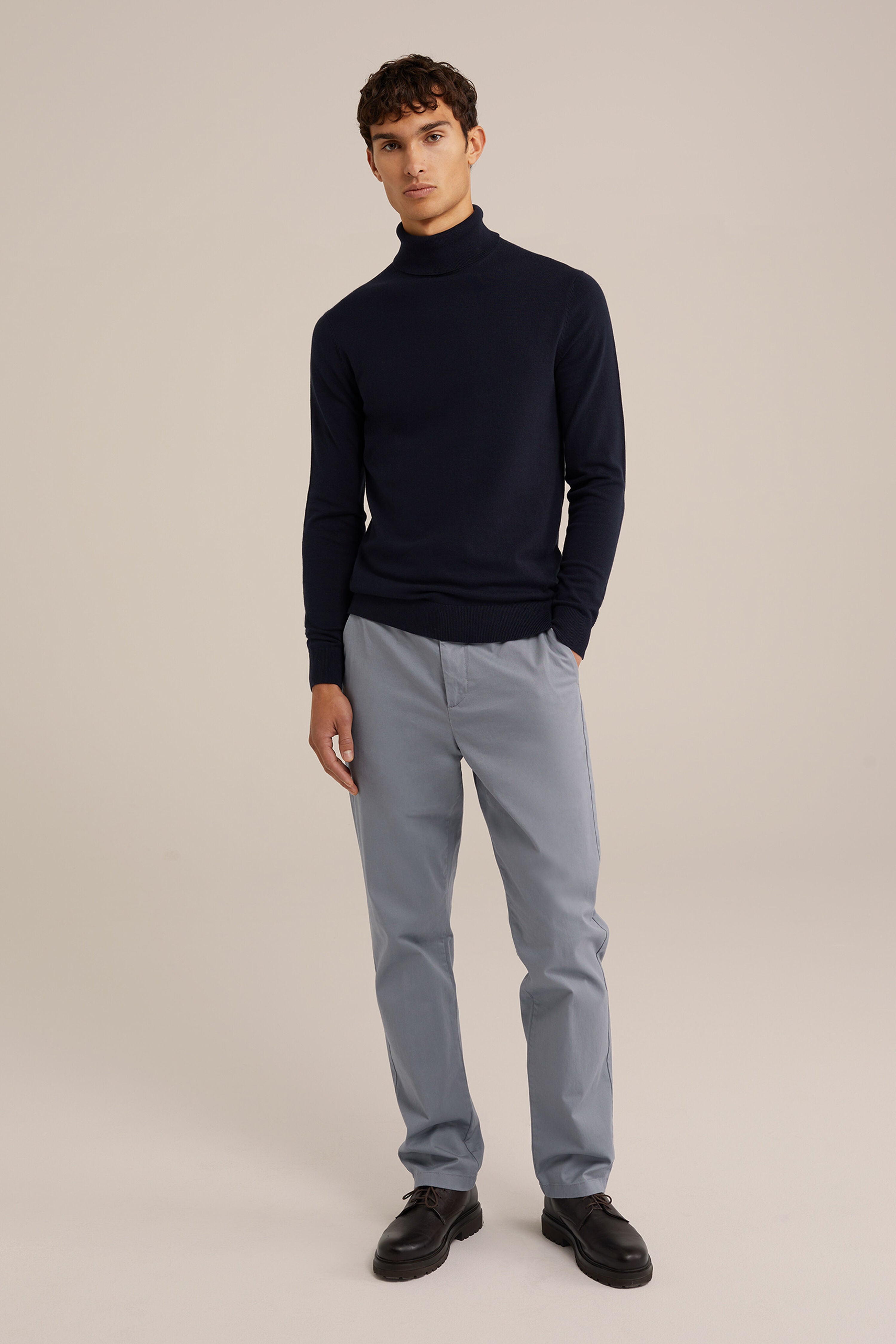 Suéter de Gola Alta em Malha Fina - Azul marinho