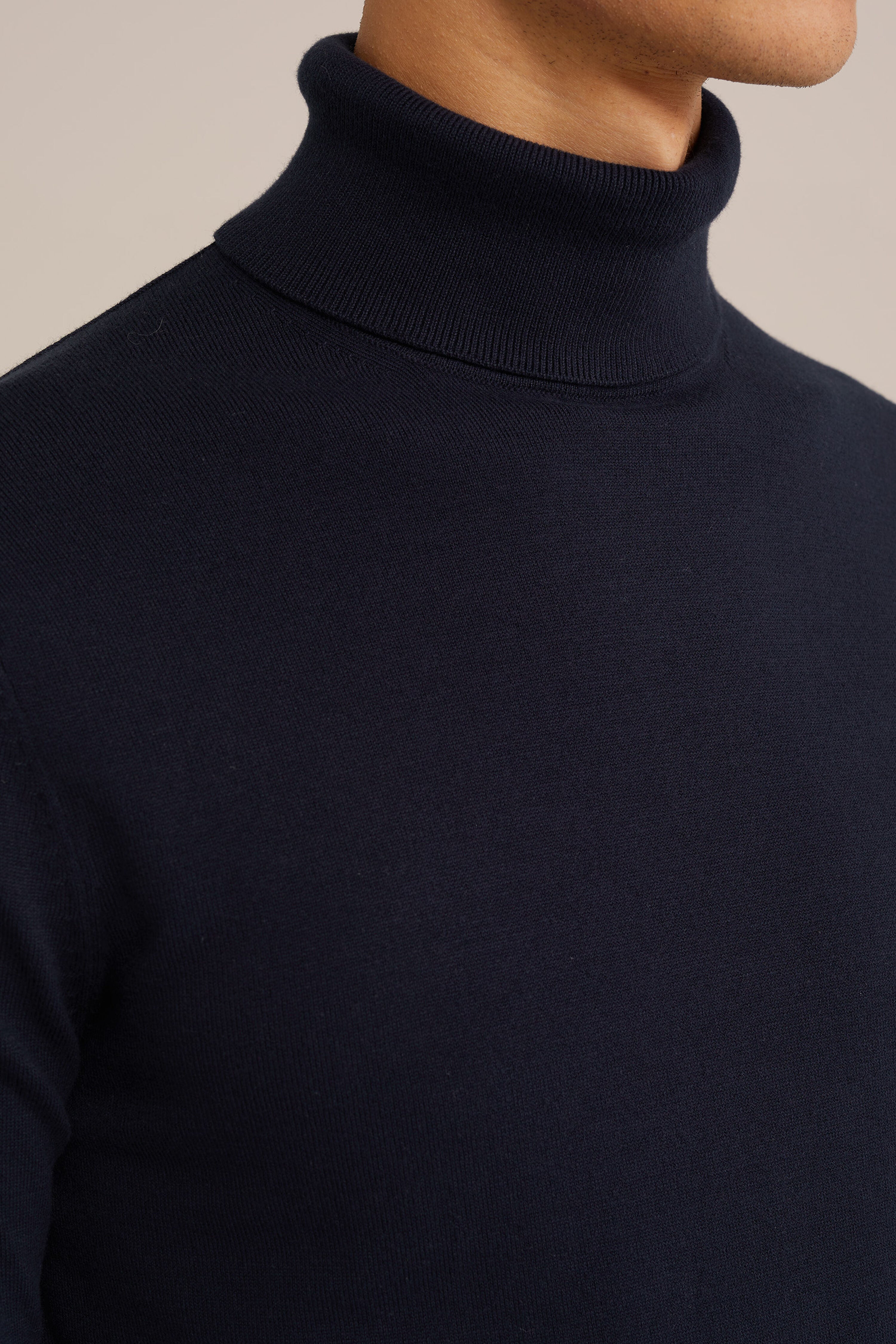 Suéter de Gola Alta em Malha Fina - Azul marinho