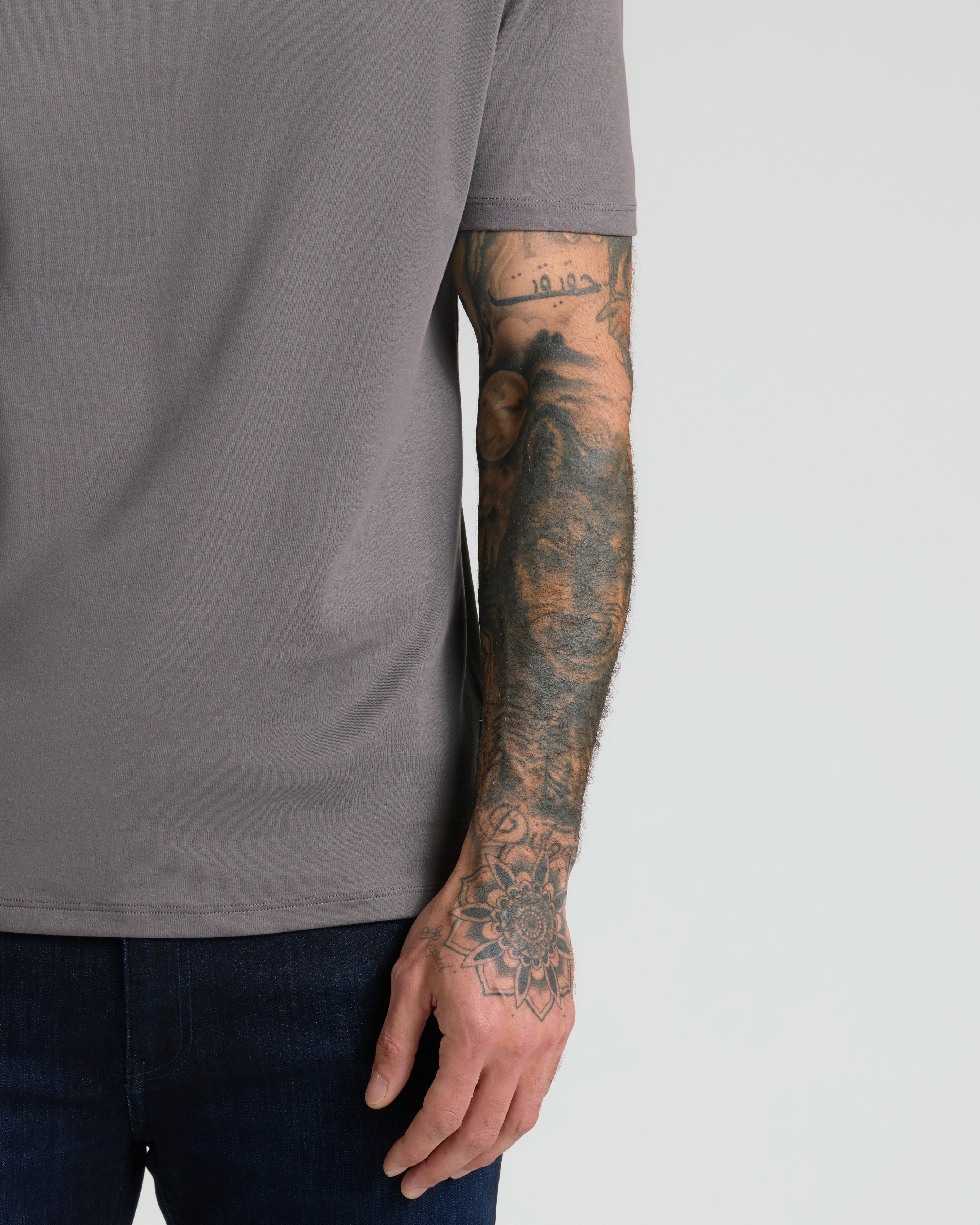 Camiseta Clássica Gola Redonda - Cinza claro