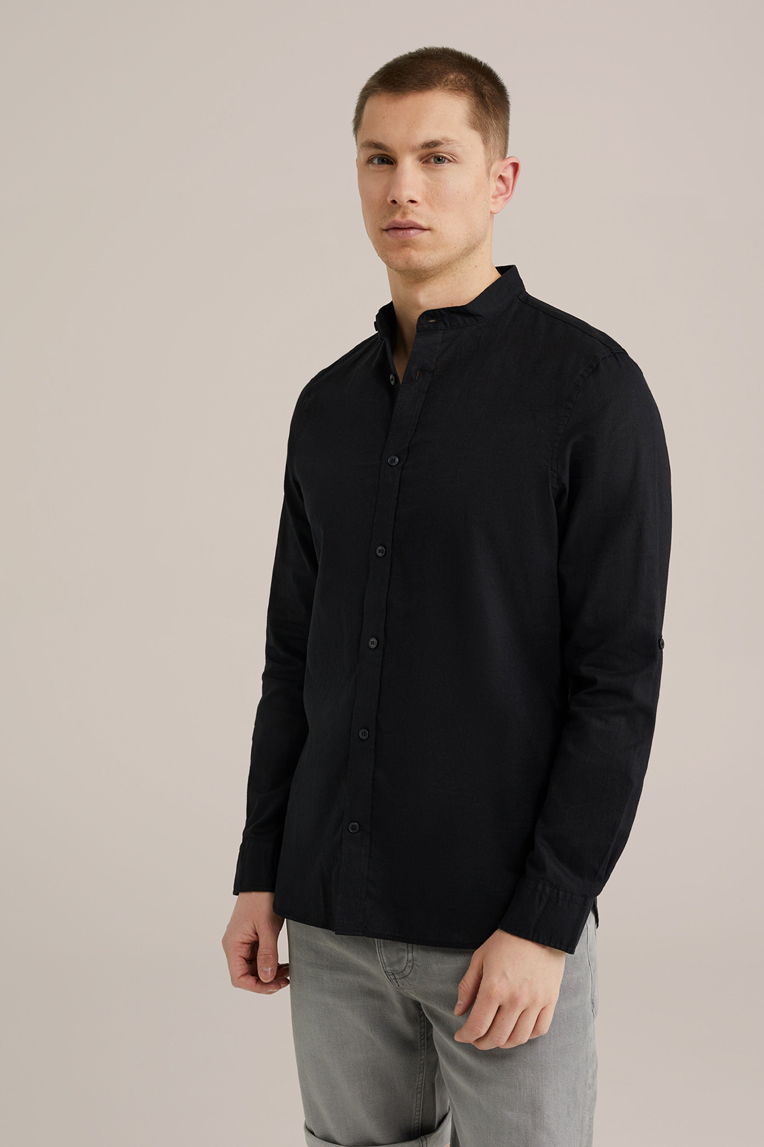 Camisa Regular Fit em Linho Misto com Gola Mao - Preto