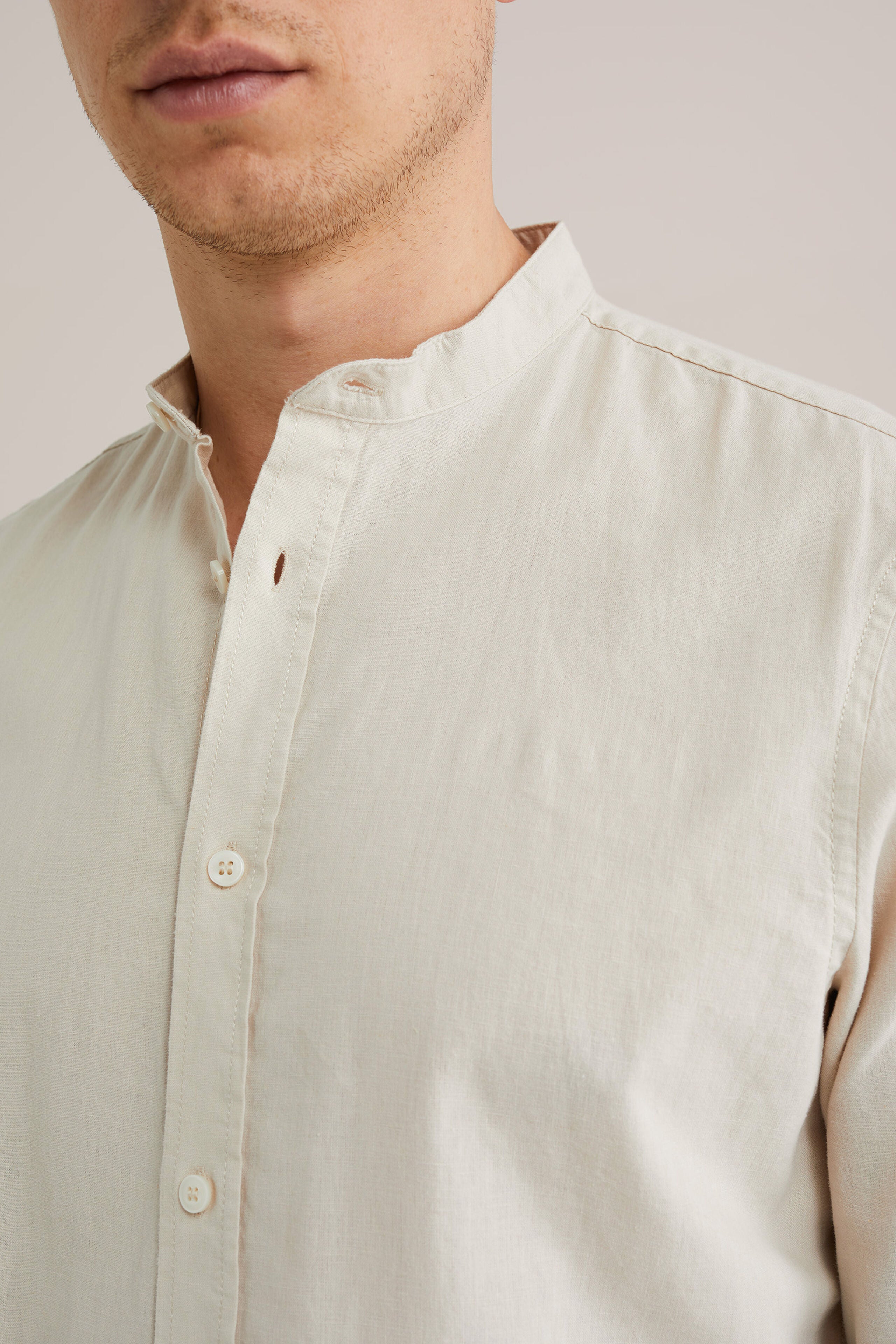 Camisa Regular Fit em Linho Misto com Gola Mao - Bege