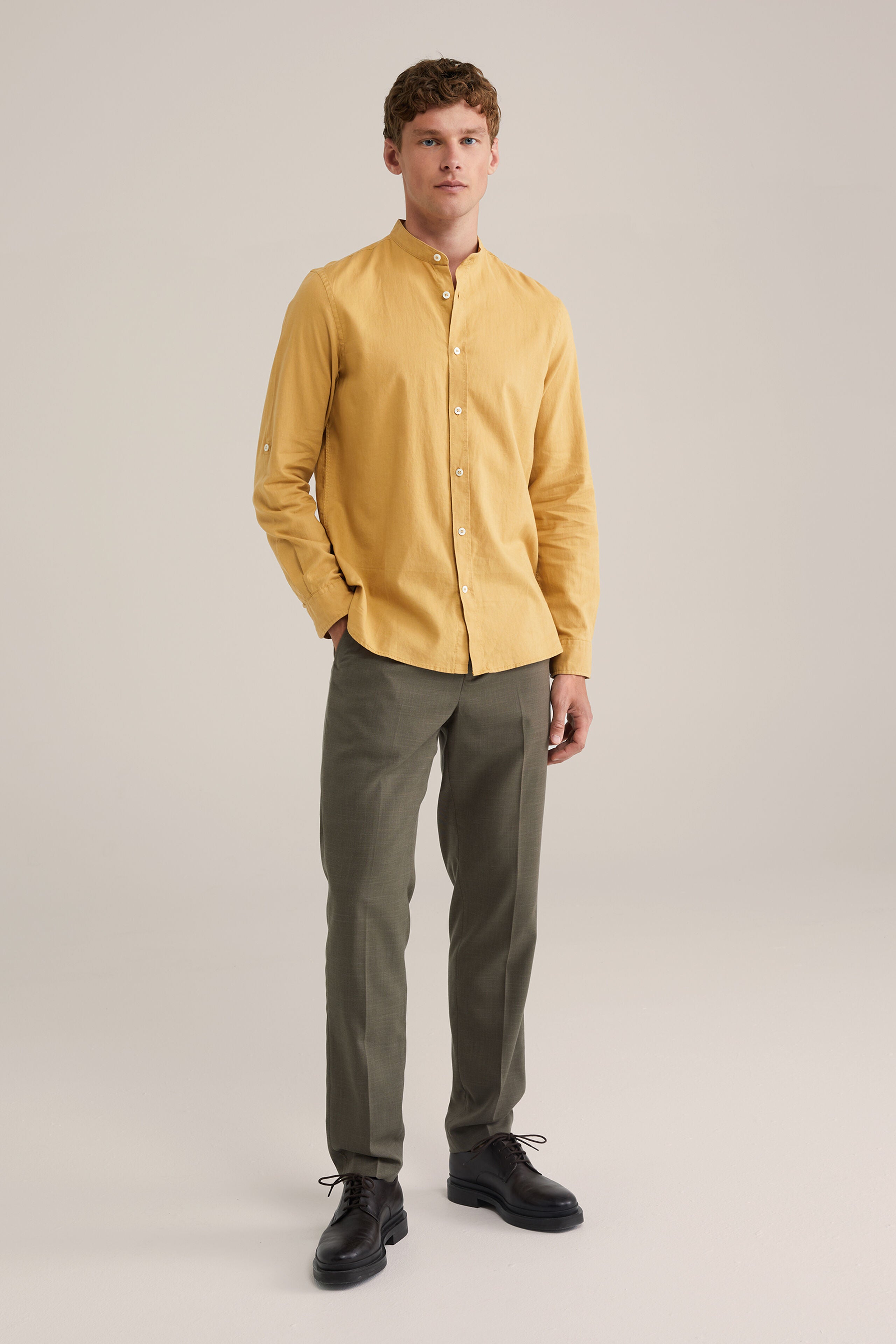 Camisa Regular Fit em Linho Misto com Gola Mao - Amarelo