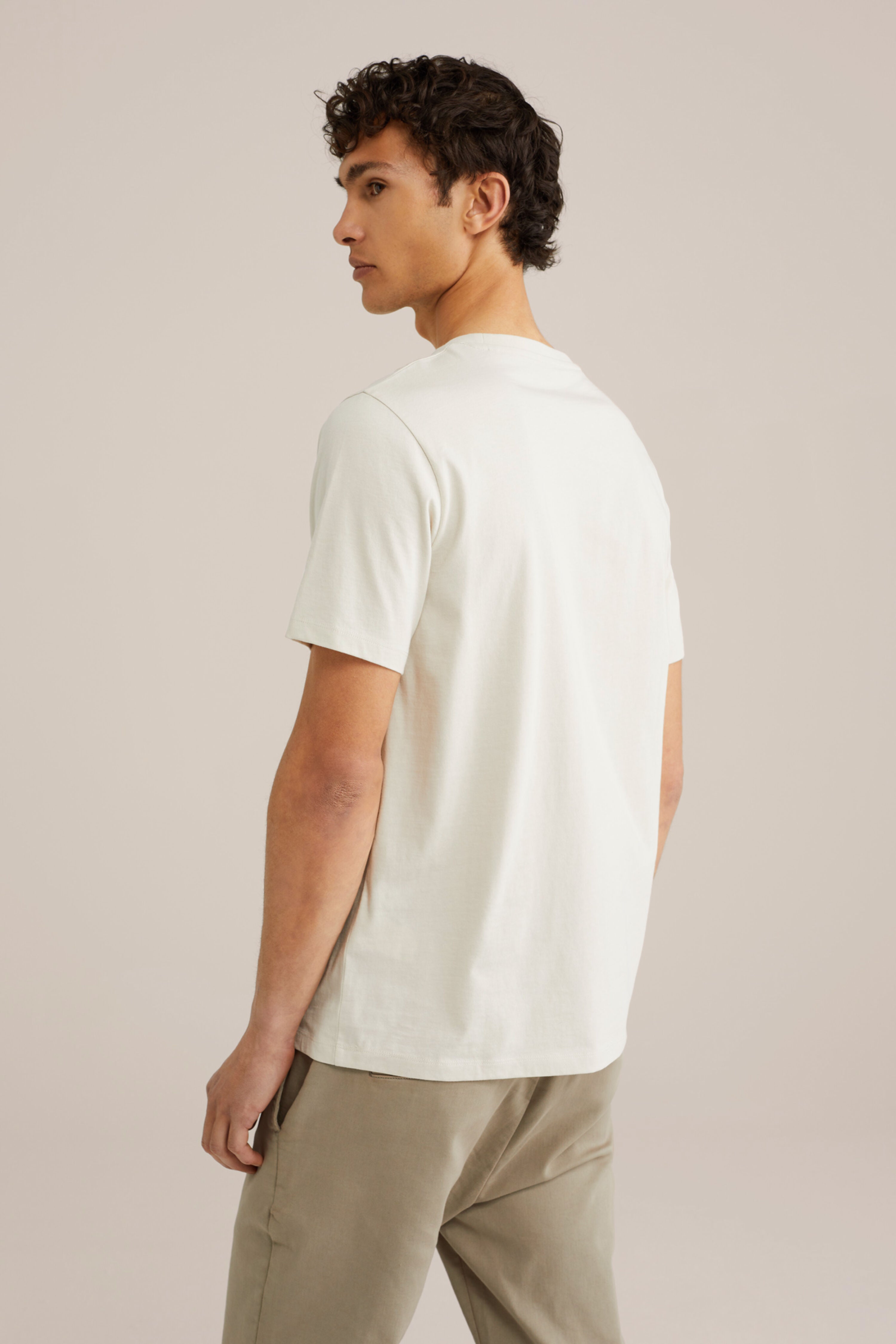 Camiseta Básica de Corte Regular - Off white