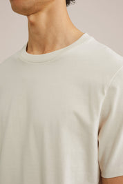 Camiseta Básica de Corte Regular - Off white