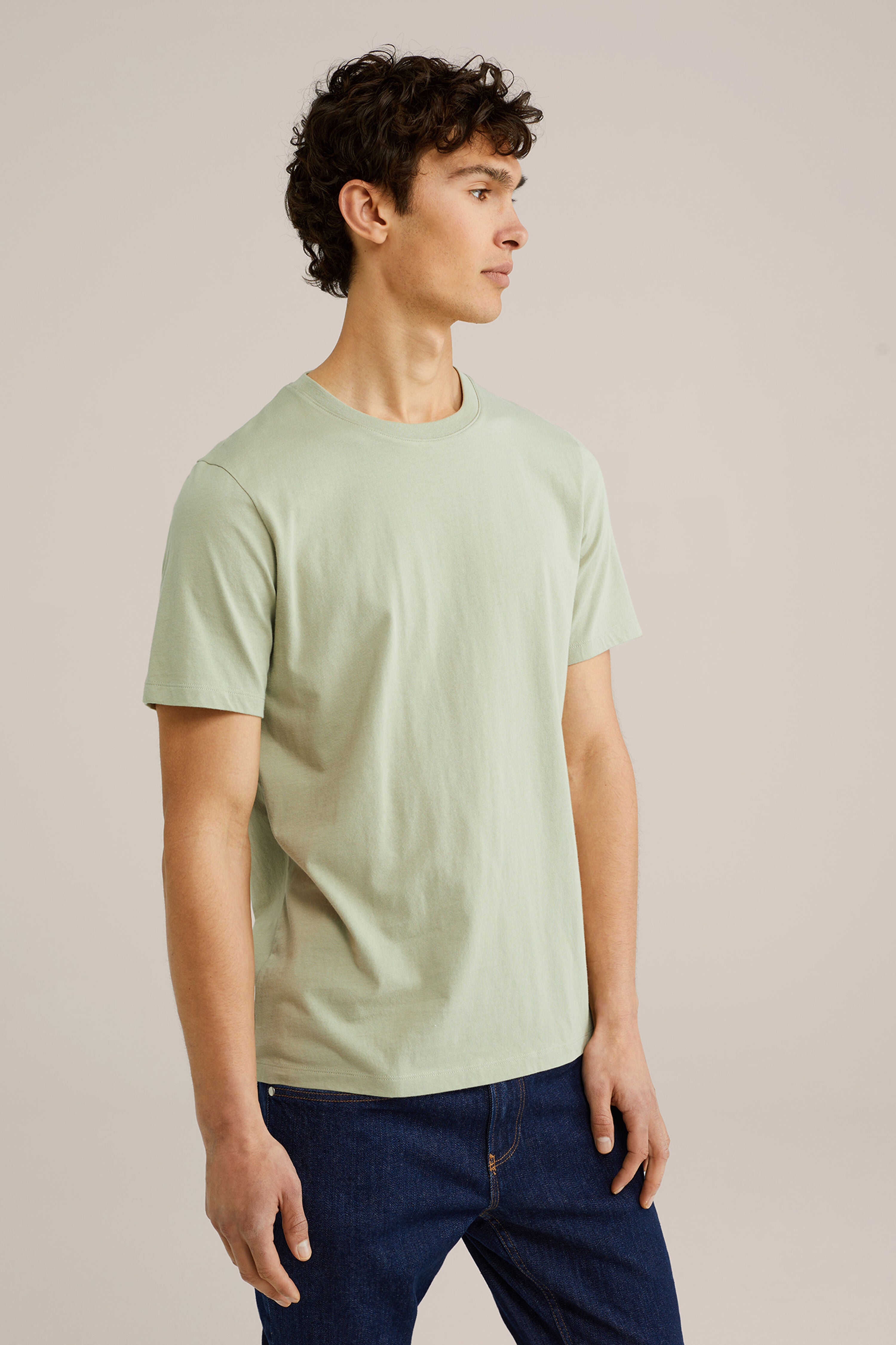 Camiseta Básica de Corte Regular - Verde