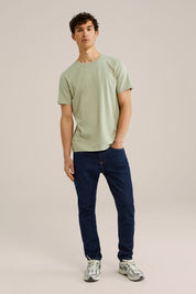 Camiseta Básica de Corte Regular - Verde