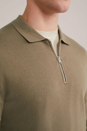 Suéter de Malha Fina com Gola Troyer e Zíper - Caramelo