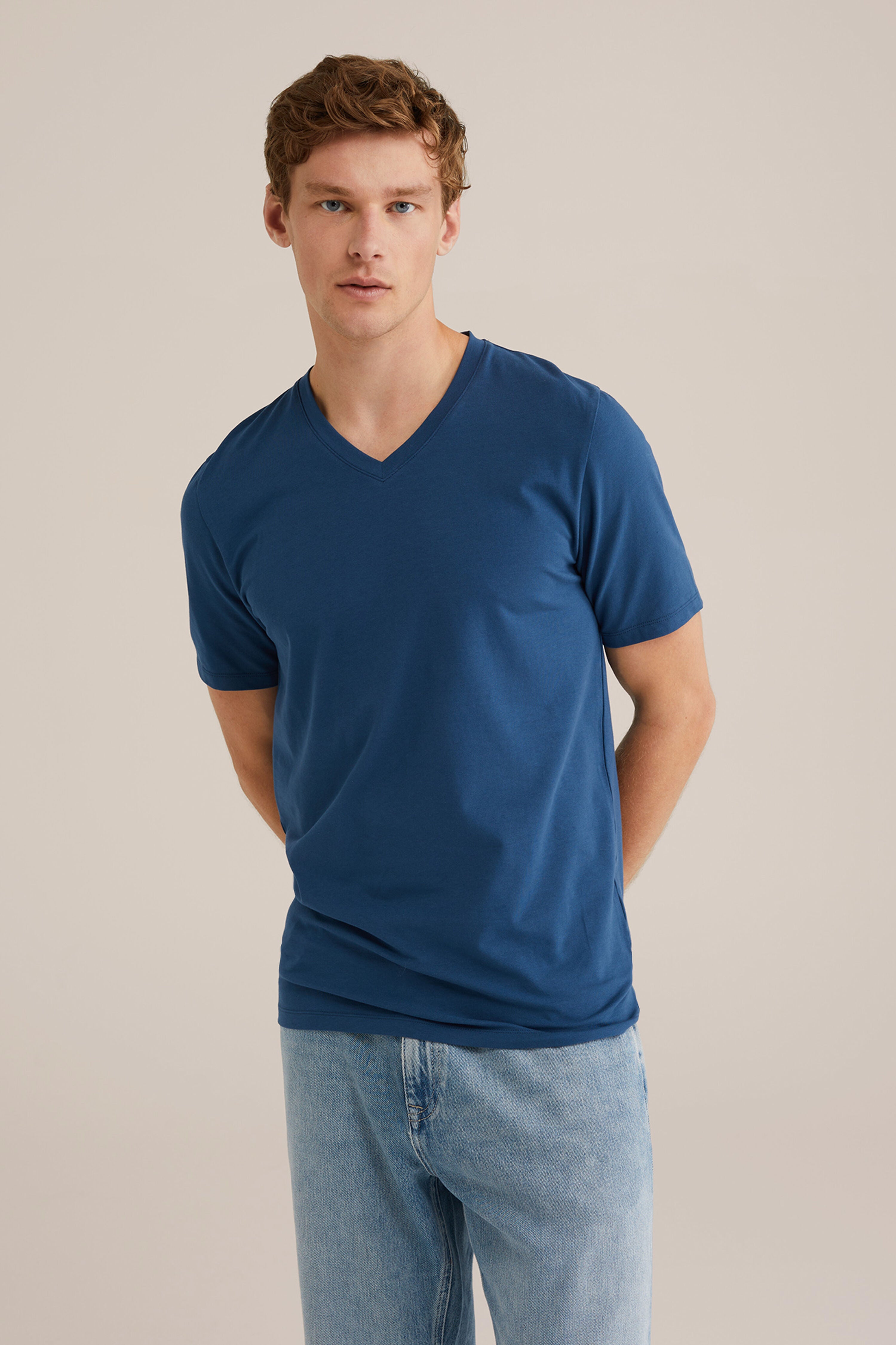 Camiseta Básica de Corte Regular com Gola V - Azul